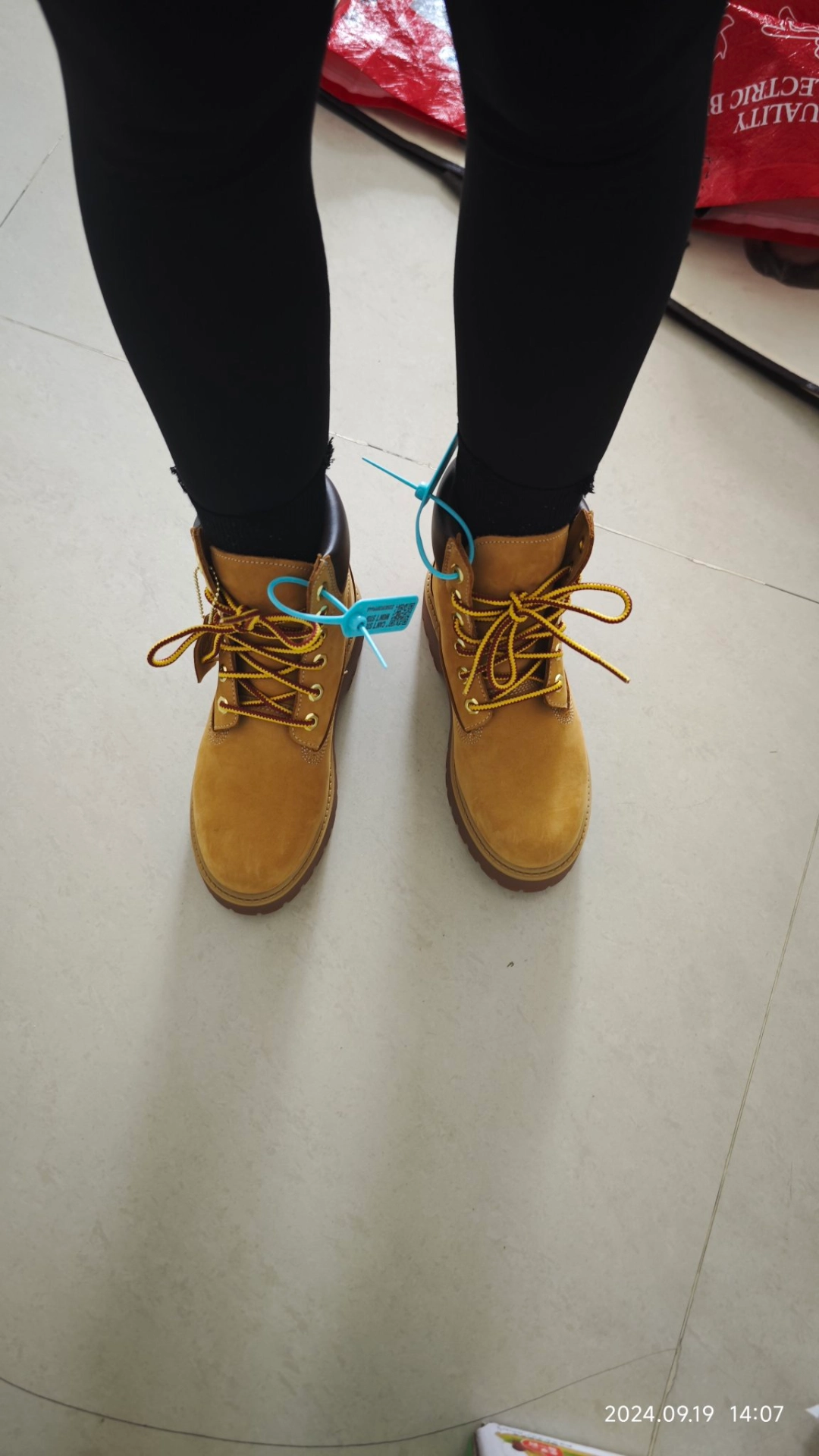 custom review-Timberland Премиум Водонепроницаемый И Износостойкий Короткий Аутдор Женские Желтый