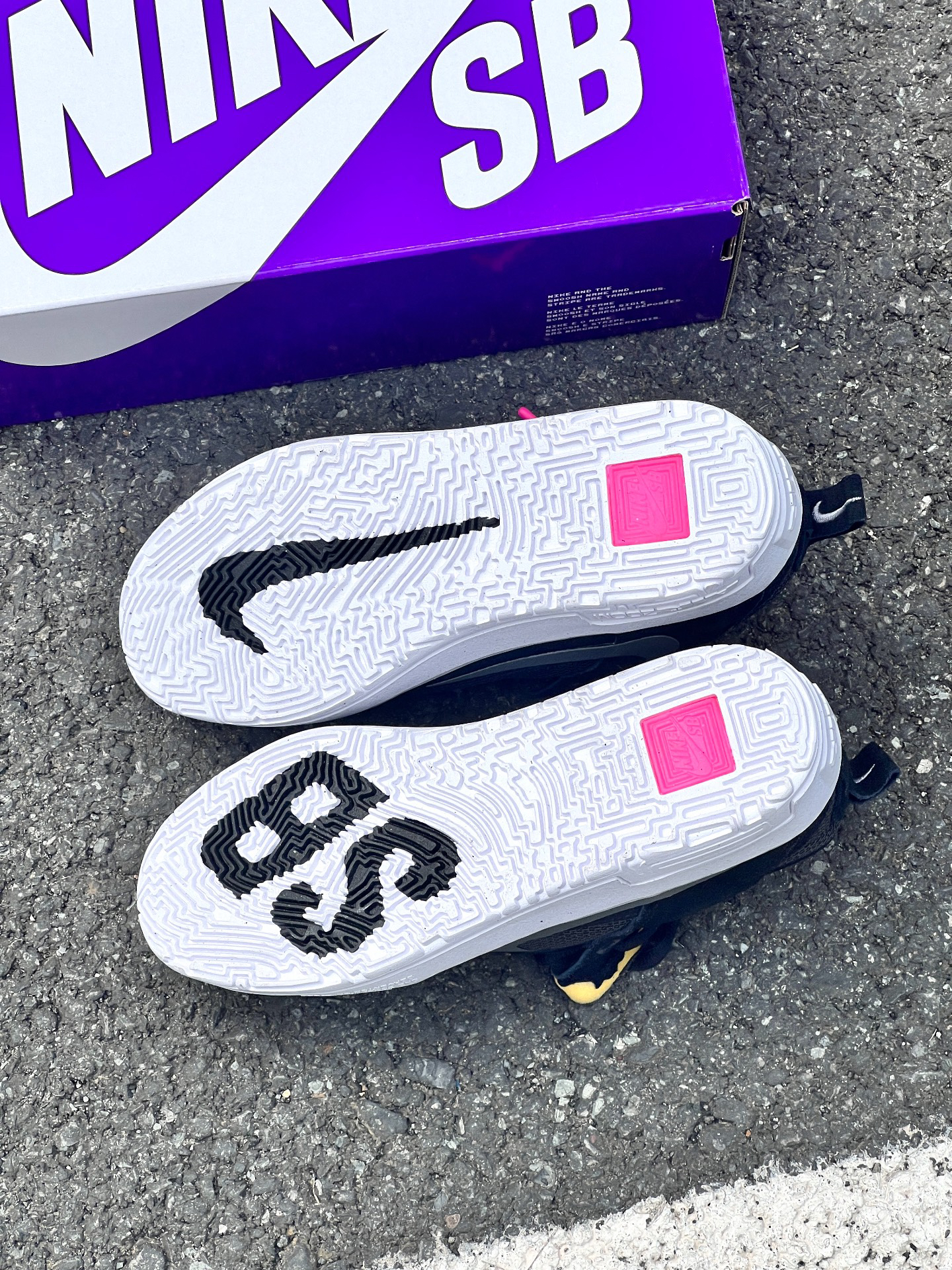 nike新配色!这个鞋底我可太爱了!