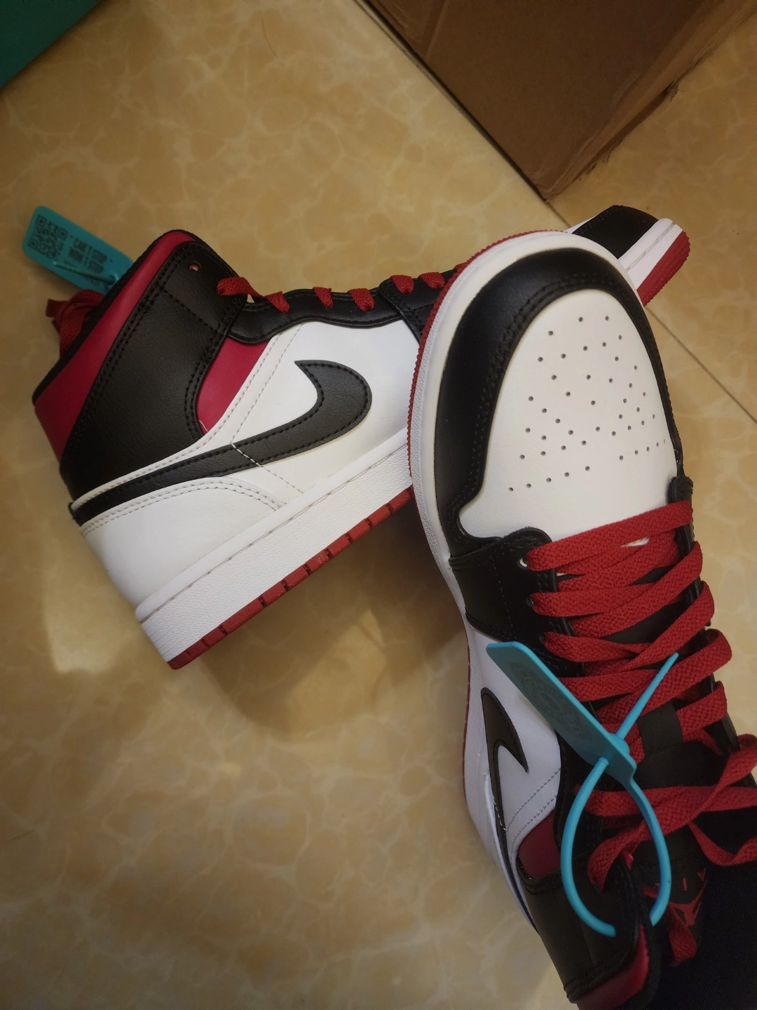 custom review-Jordan Air Jordan 1 MID 'Fitness Red' MID Топ Винтажные баскетбольные кроссовки Мужской Черный Белый Красный