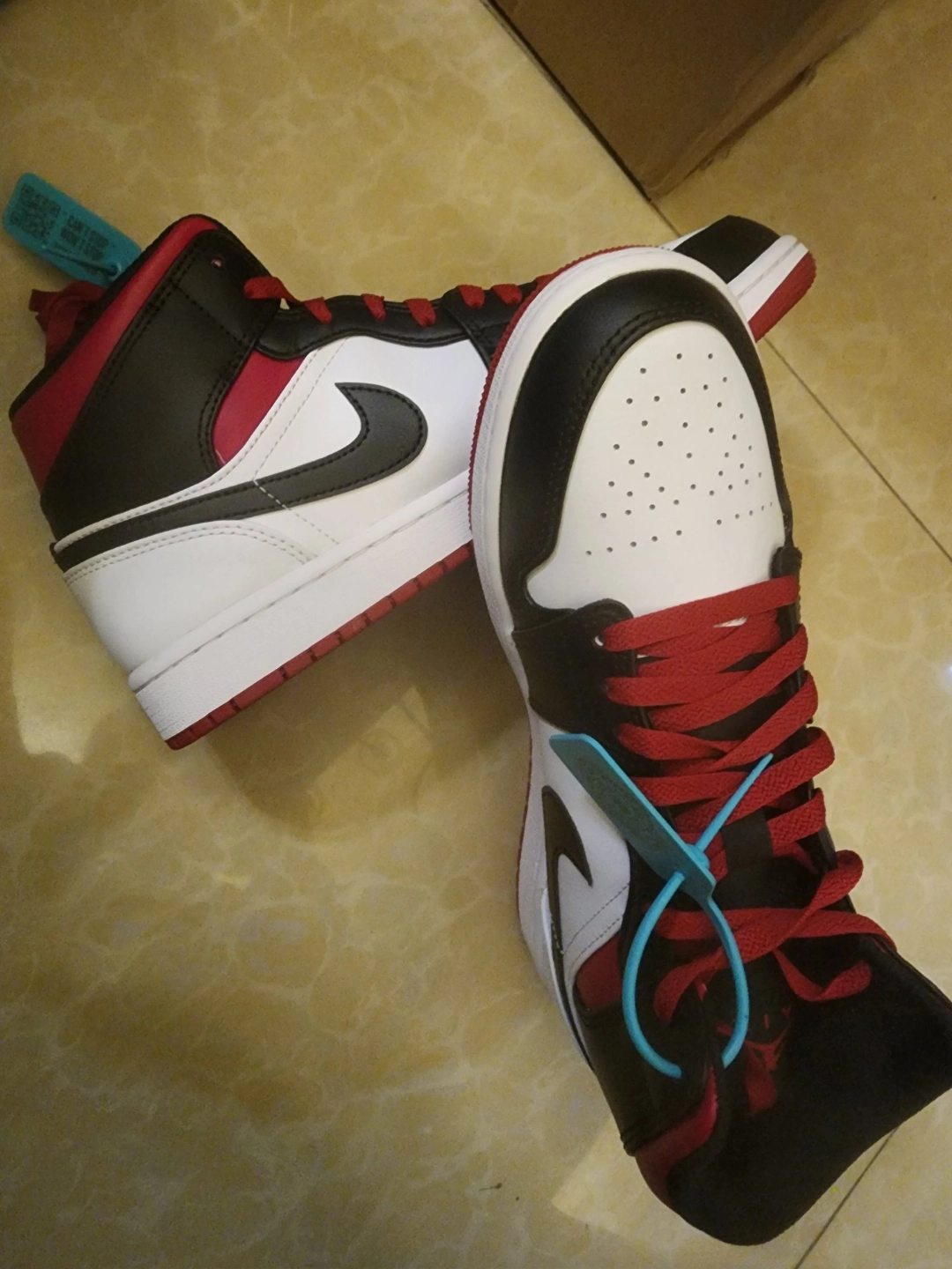 custom review-Jordan Air Jordan 1 MID 'Fitness Red' MID Топ Винтажные баскетбольные кроссовки Мужской Черный Белый Красный