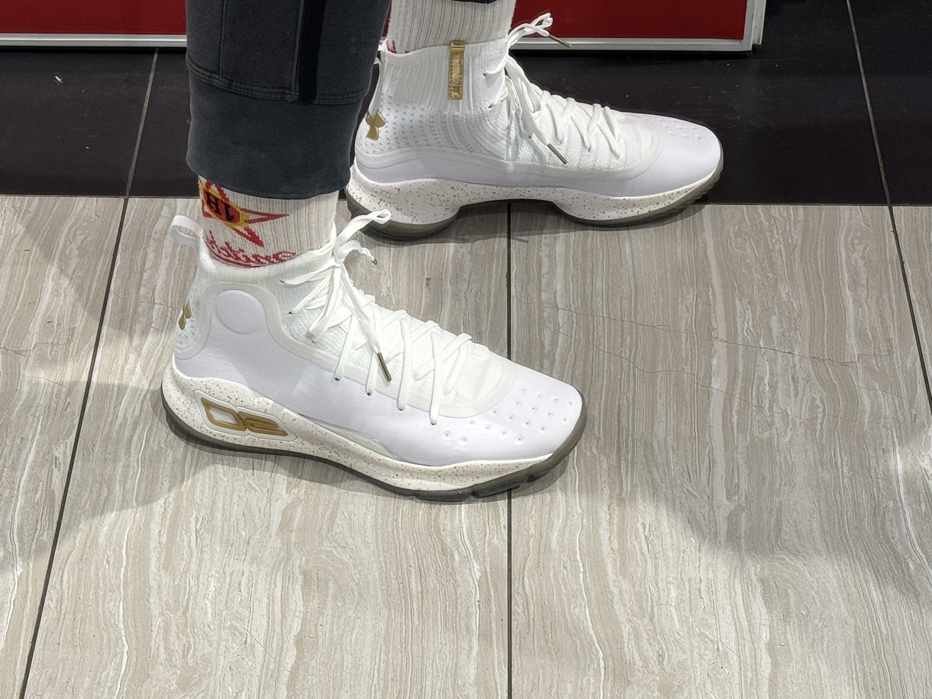 Under Armour Curry 4 Retro White Gold White US M 10 - POIZON