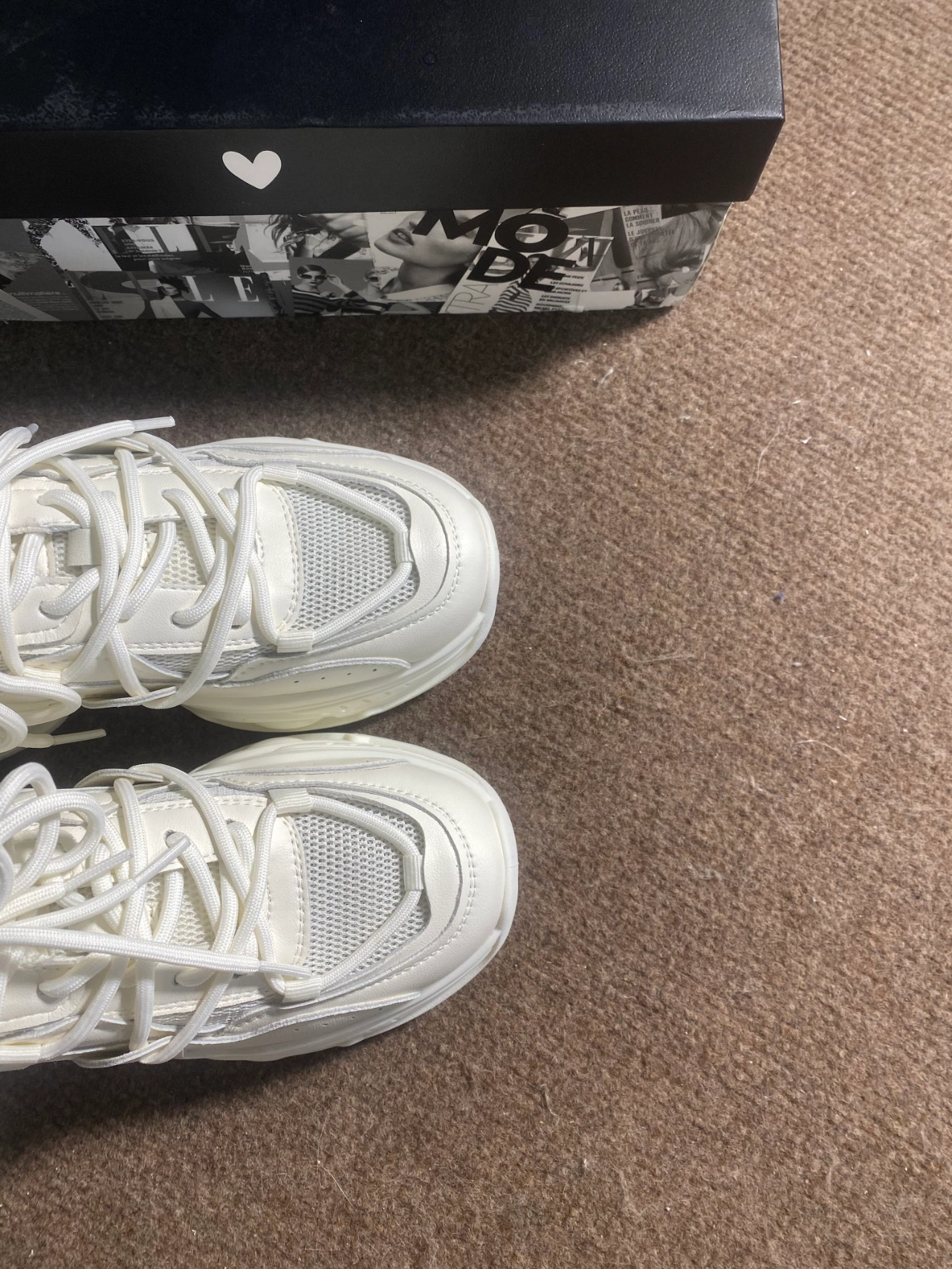 超温柔,这双休闲白色老爹鞋!