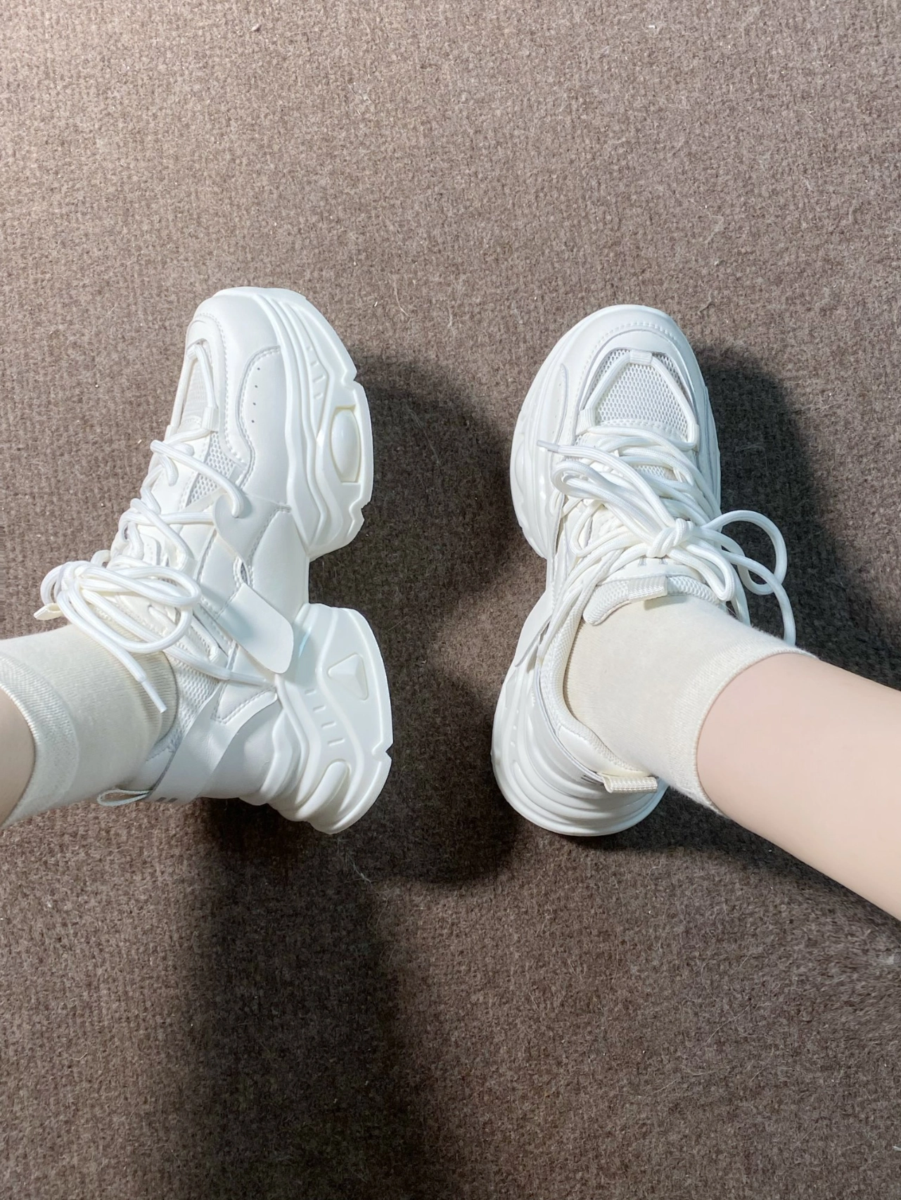 超温柔,这双休闲白色老爹鞋!