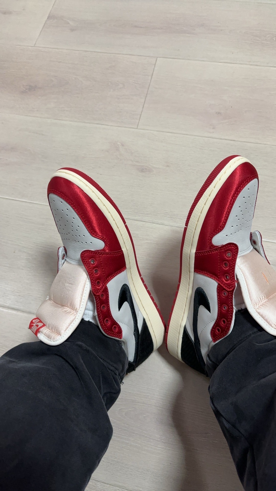 custom review-Jordan 1 Retro Low OG Trophy Room 'Away'