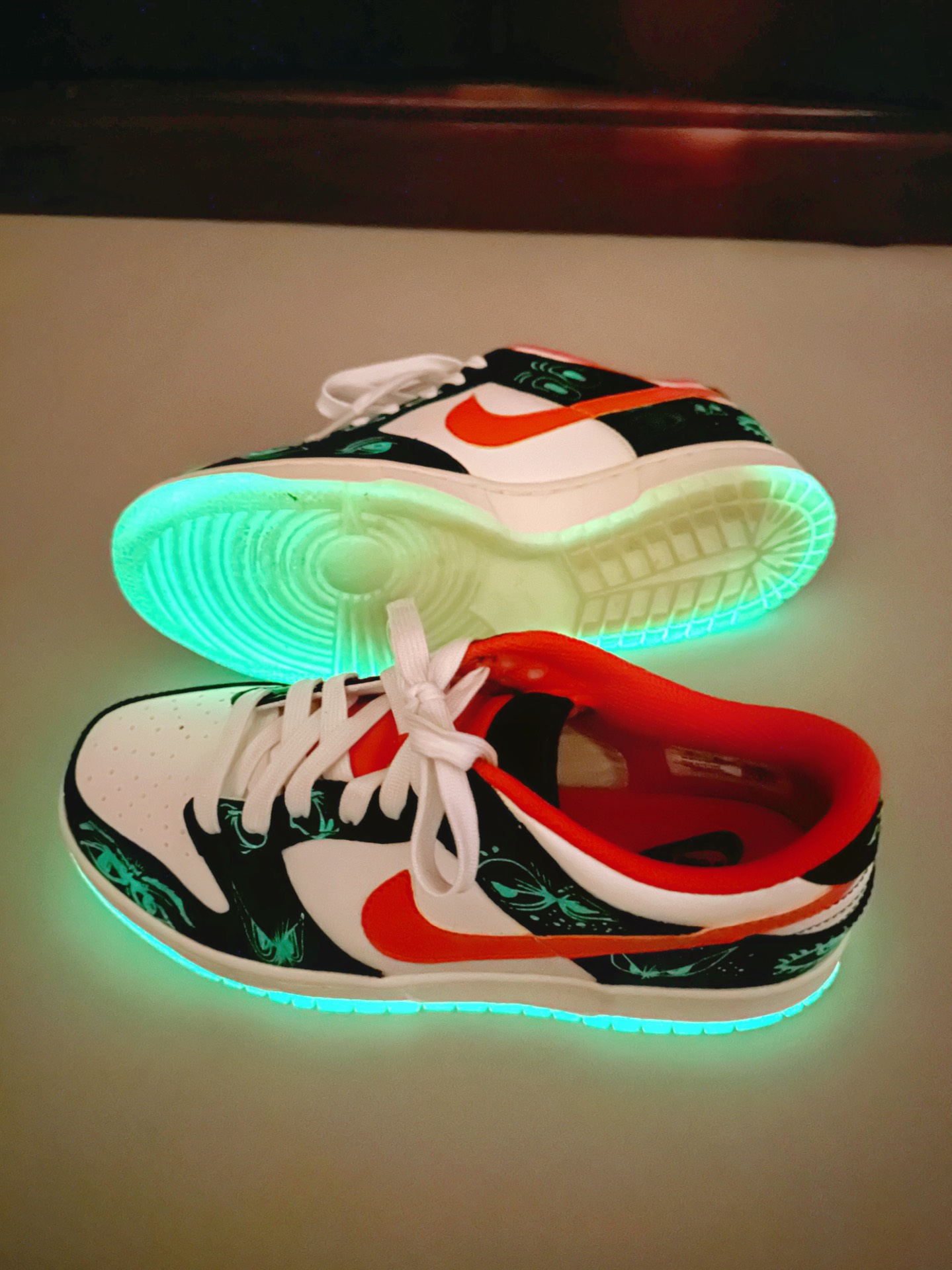 🌿出游我要穿这双神秘的夜光鞋💡