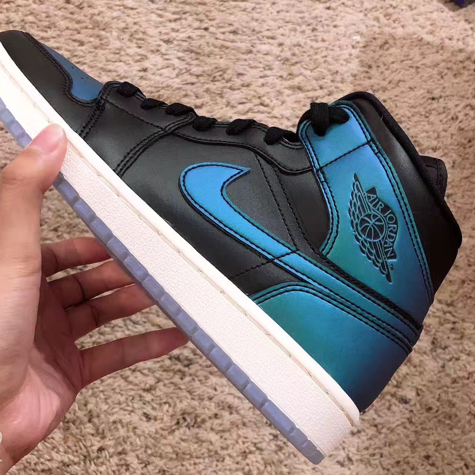 aj1 变色龙