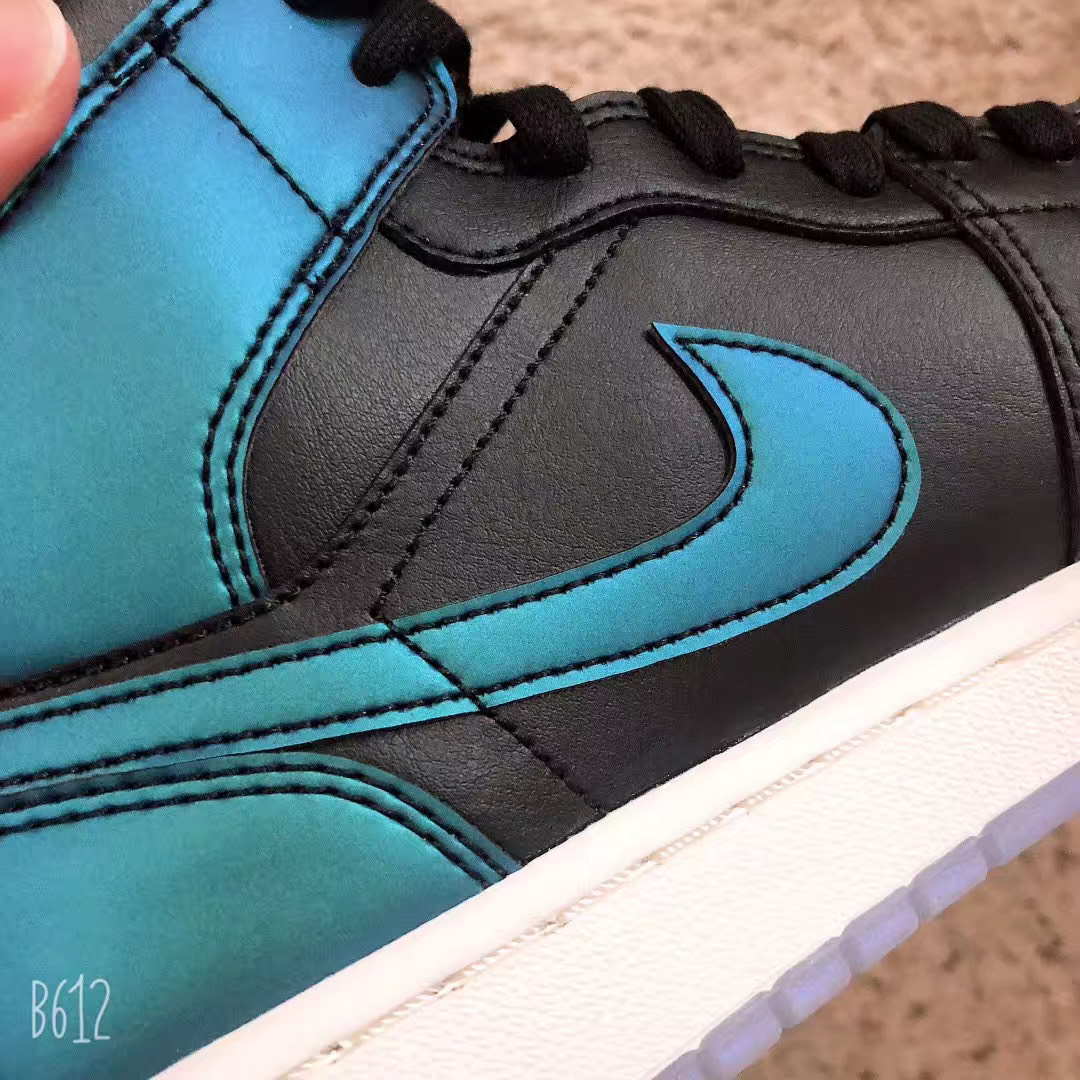 aj1 变色龙