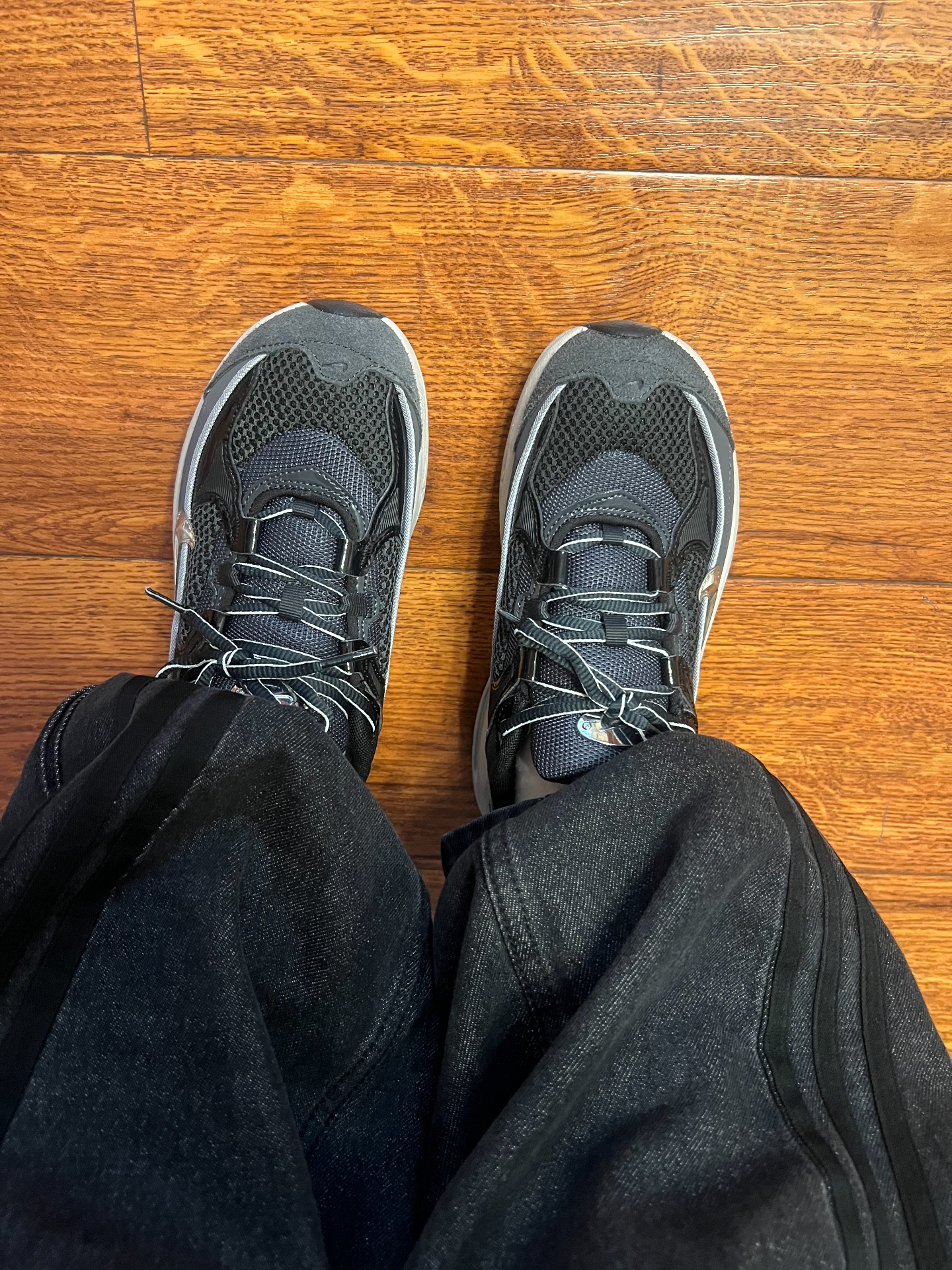 耐克作旧跑步鞋