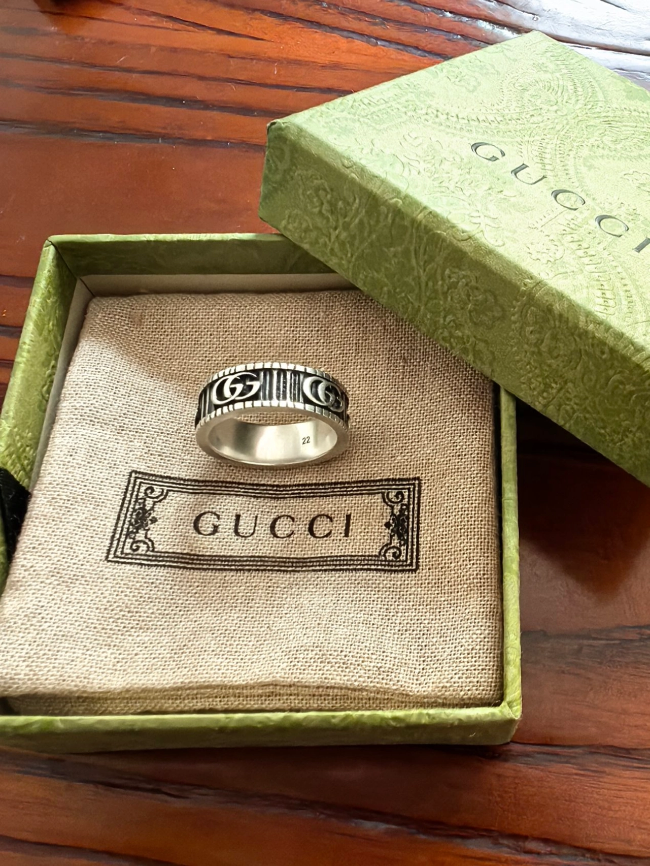 蛙趣!gucci 这个戒指也太帅了!