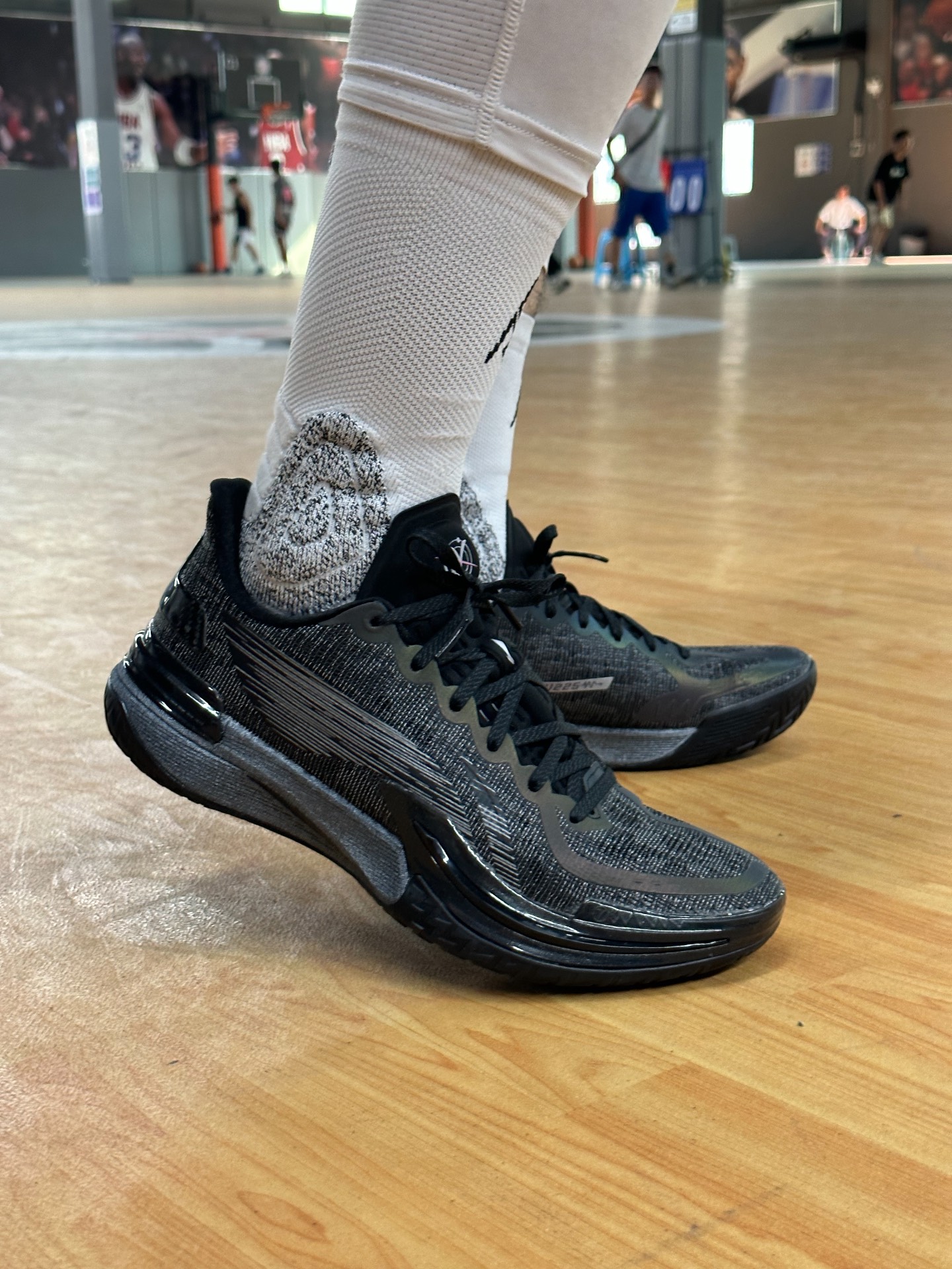 custom review-LiNing Gamma Cushioning, Slip Resistant, Abrasion Resistant, Support, Lightweight Low Top Basketball Shoes Men's Black