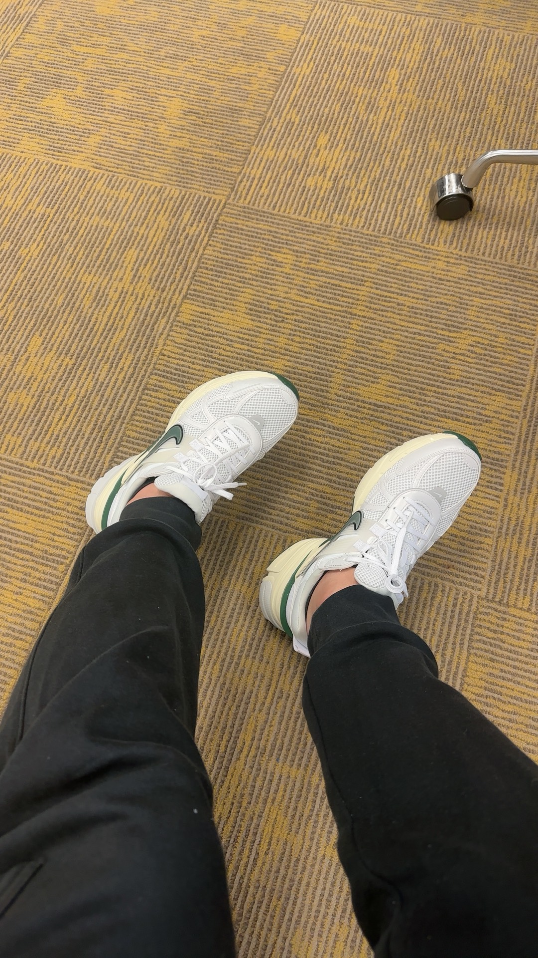 custom review-Nike V2K Run Устойчивый к истиранию Дышащий Легкий Низкий Топ Повседневный Городской Коммутирование Беговые кроссовки Женские Белый Зеленый