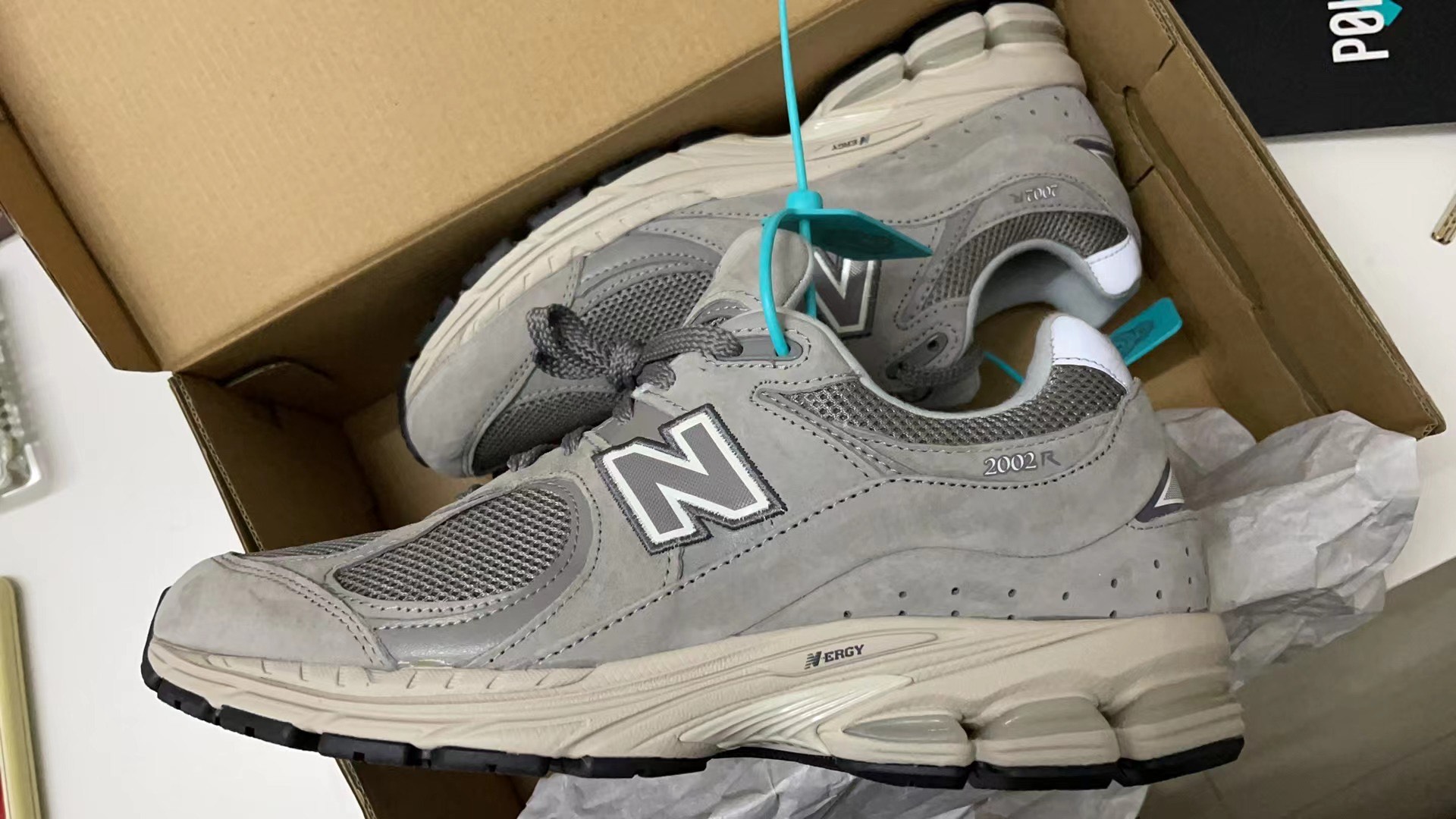 custom review-New Balance NB 2002R Амортизация Дышащий Поддерживающий Низкий Топ N ergy Беговые кроссовки Унисекс Наследственный серый