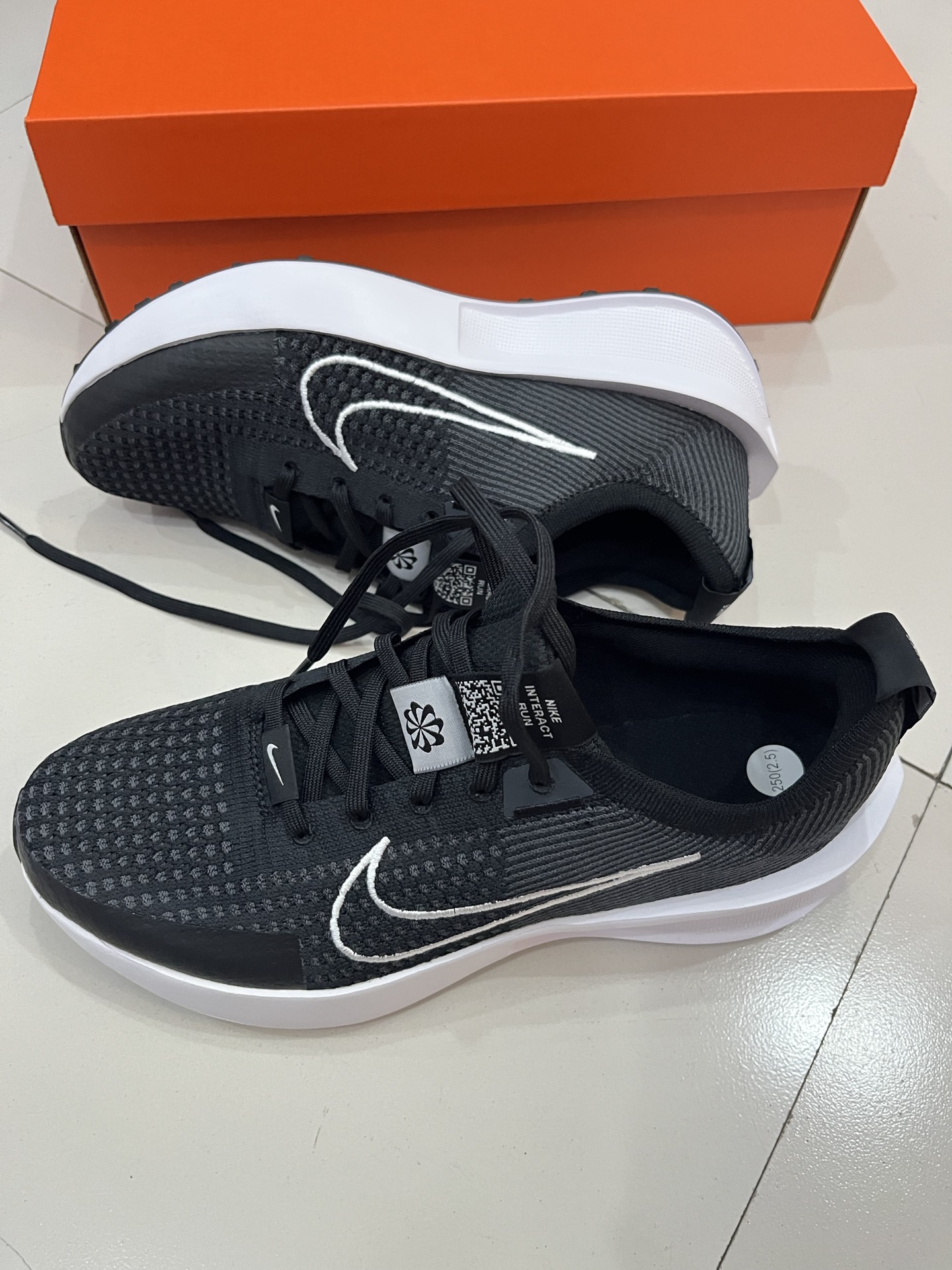 nike 时尚经典 高弹力跑步鞋