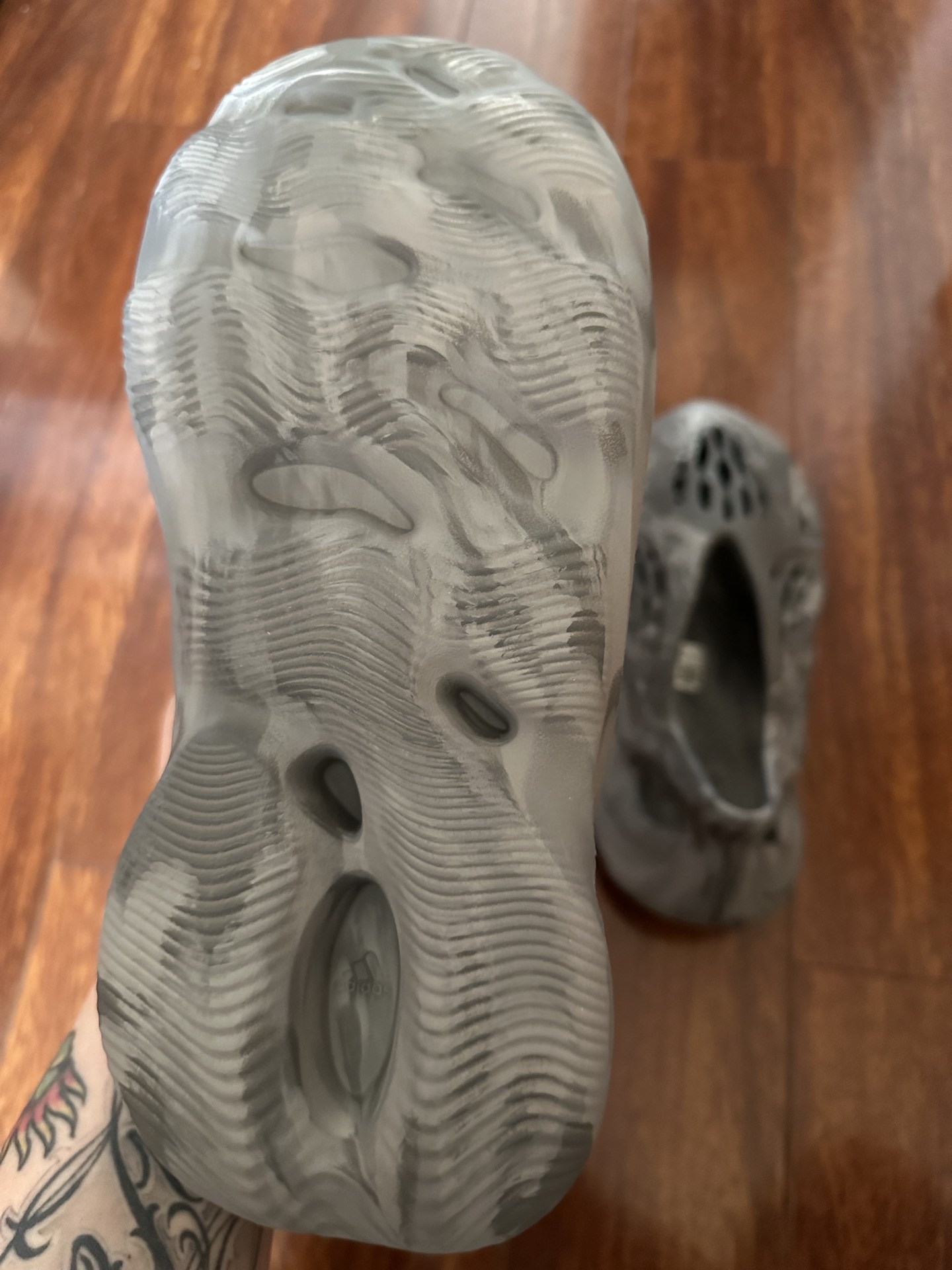 custom review-Adidas Originals Yeezy Foam Runner RNR MX GRANITE Sabo Unisex Бетон Серый