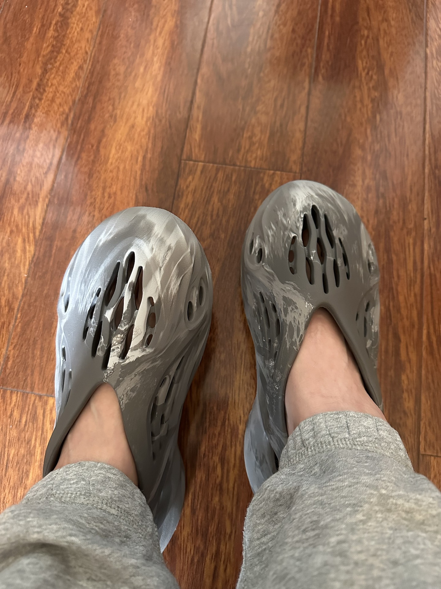 custom review-Adidas Originals Yeezy Foam Runner RNR MX GRANITE Sabo Unisex Бетон Серый