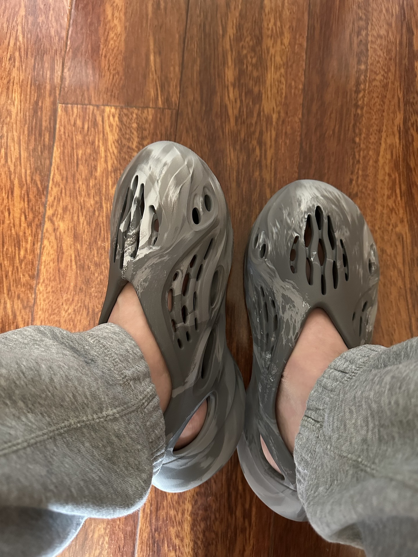 custom review-Adidas Originals Yeezy Foam Runner RNR MX GRANITE Sabo Unisex Бетон Серый