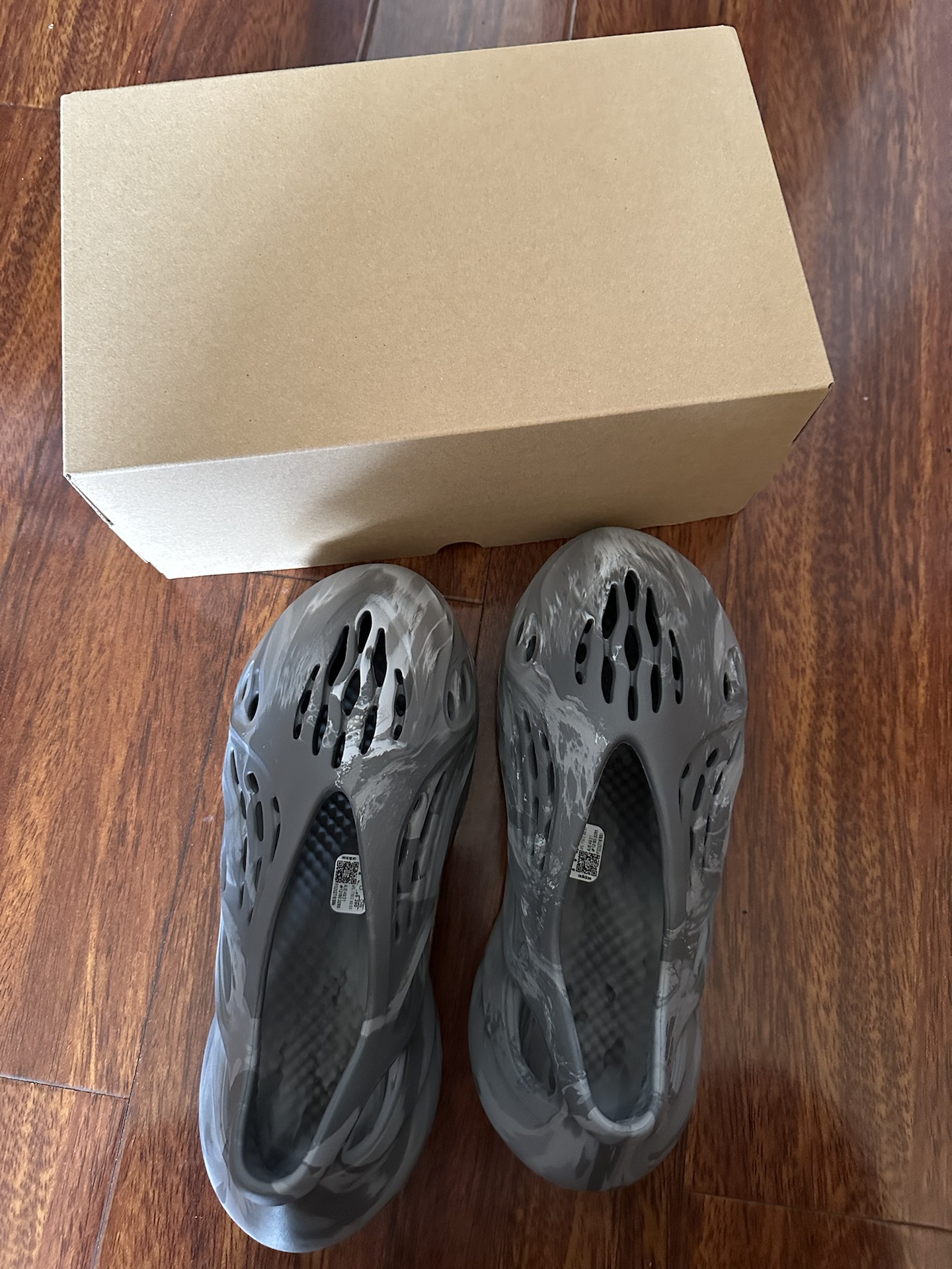 custom review-Adidas Originals Yeezy Foam Runner RNR MX GRANITE Sabo Unisex Бетон Серый