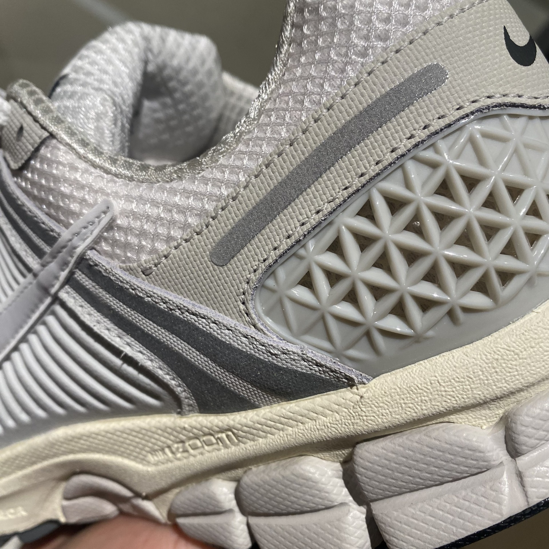 custom review-Nike Zoom Vomero 5 Platinum Tint