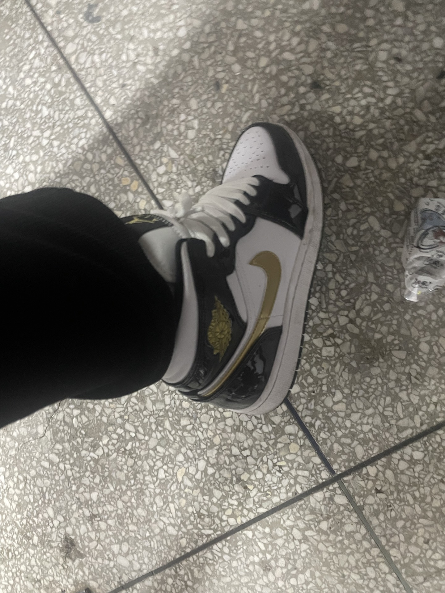 custom review-Jordan 1 Mid SE Black Gold 2023