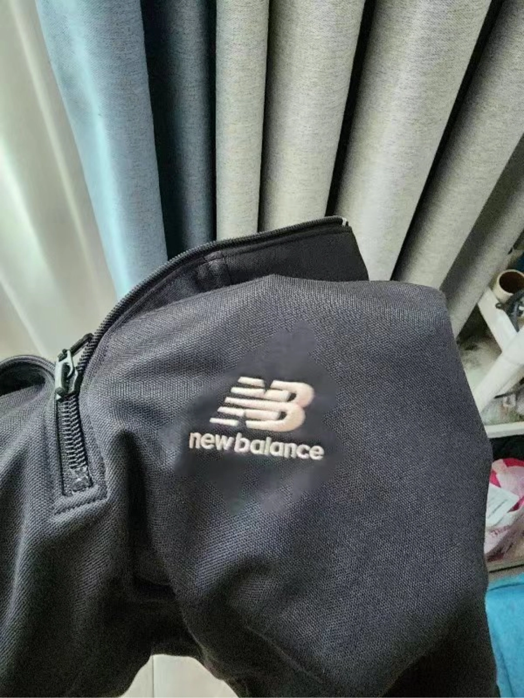 custom review-New Balance Черные Женские Свитшоты