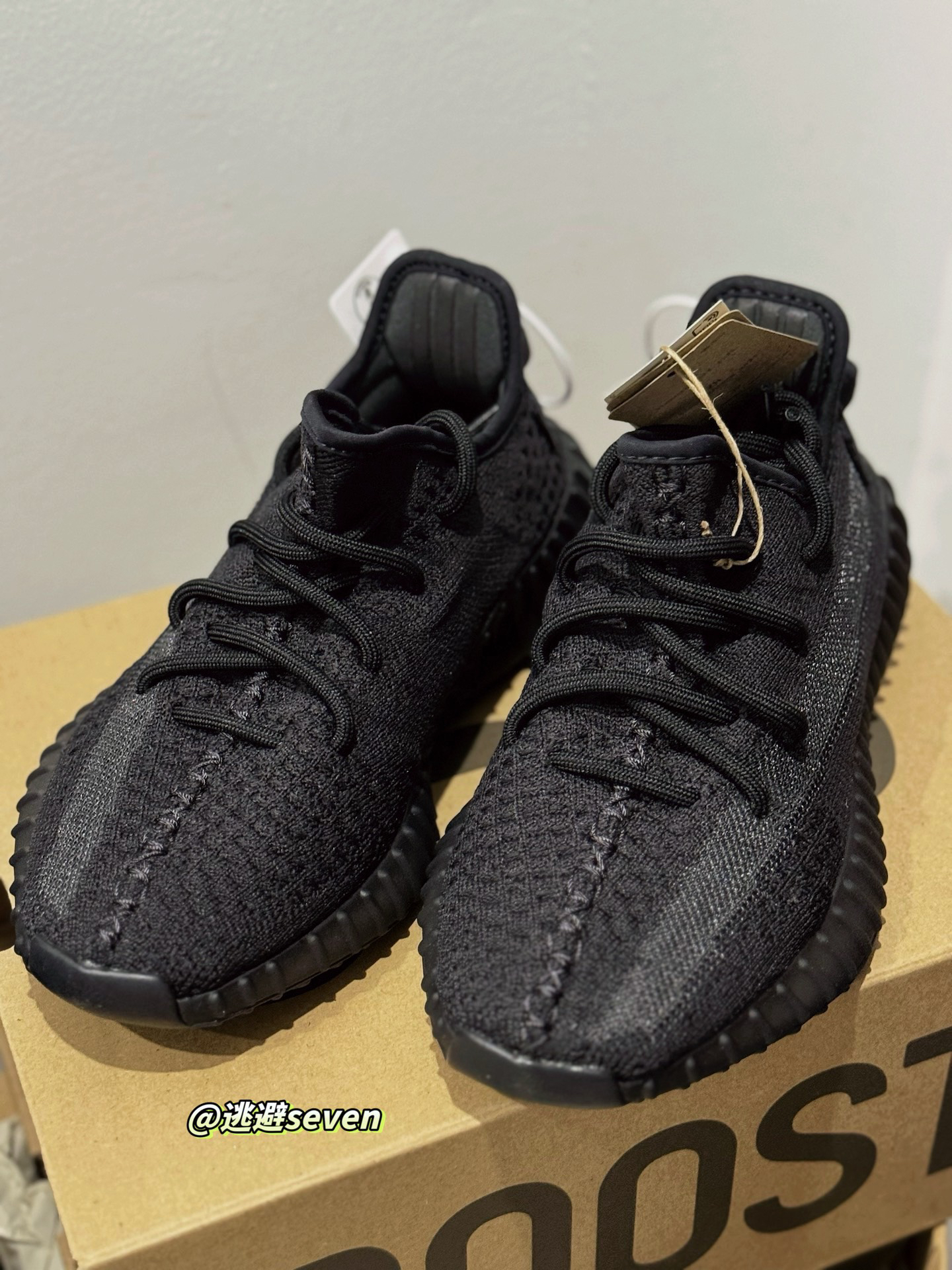 潮鞋新品体验官 #夏天就要穿yeezy #椰子350黑武士 #穿搭毕业典礼