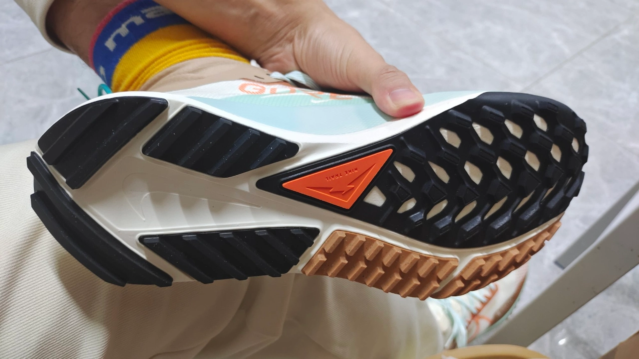 custom review-Nike Pegasus Trail 4 Устойчивый к истиранию Водонепроницаемый Отскок MID Top Trail Беговые кроссовки Мужские Белый Коричневый Синий