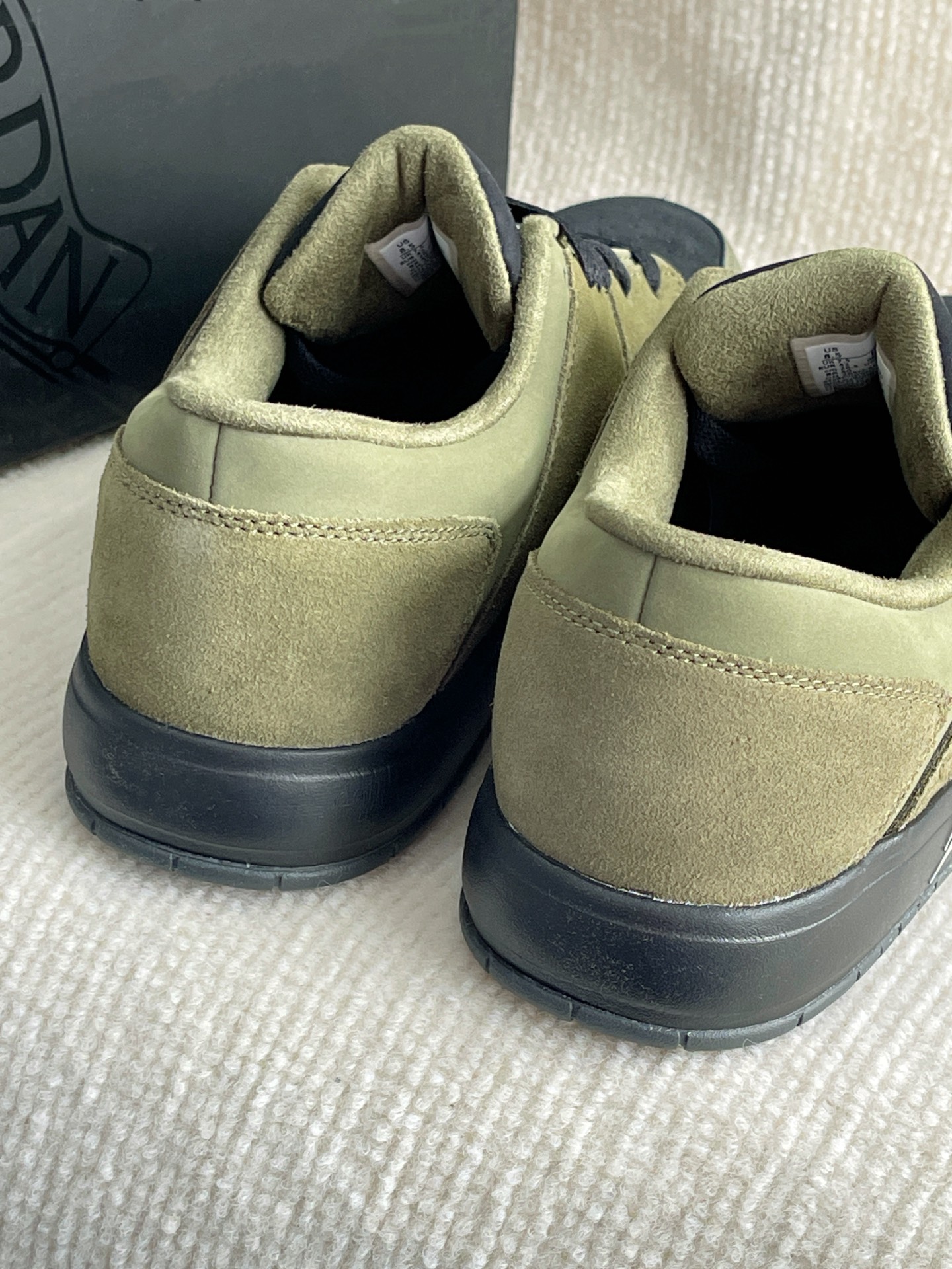 拍拍春日鞋|jordan nu retro 1 橄榄绿
