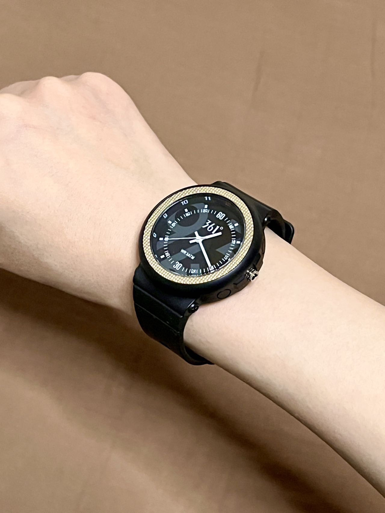 可是它戴上真的很好看啊