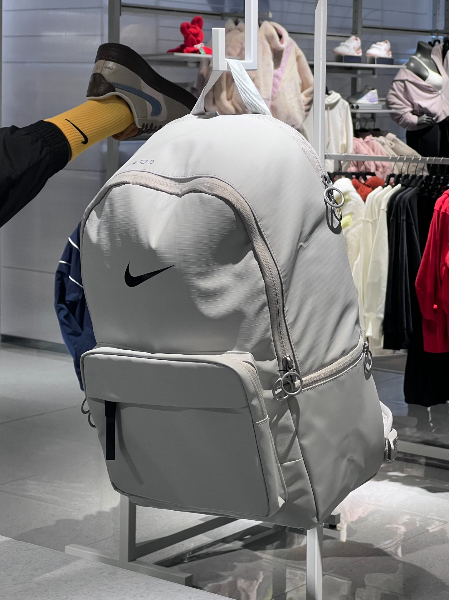 超级百搭的耐克运动背包