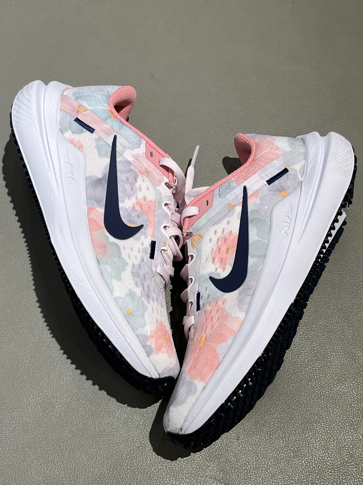nike winflo 10 premium～～花卉印花