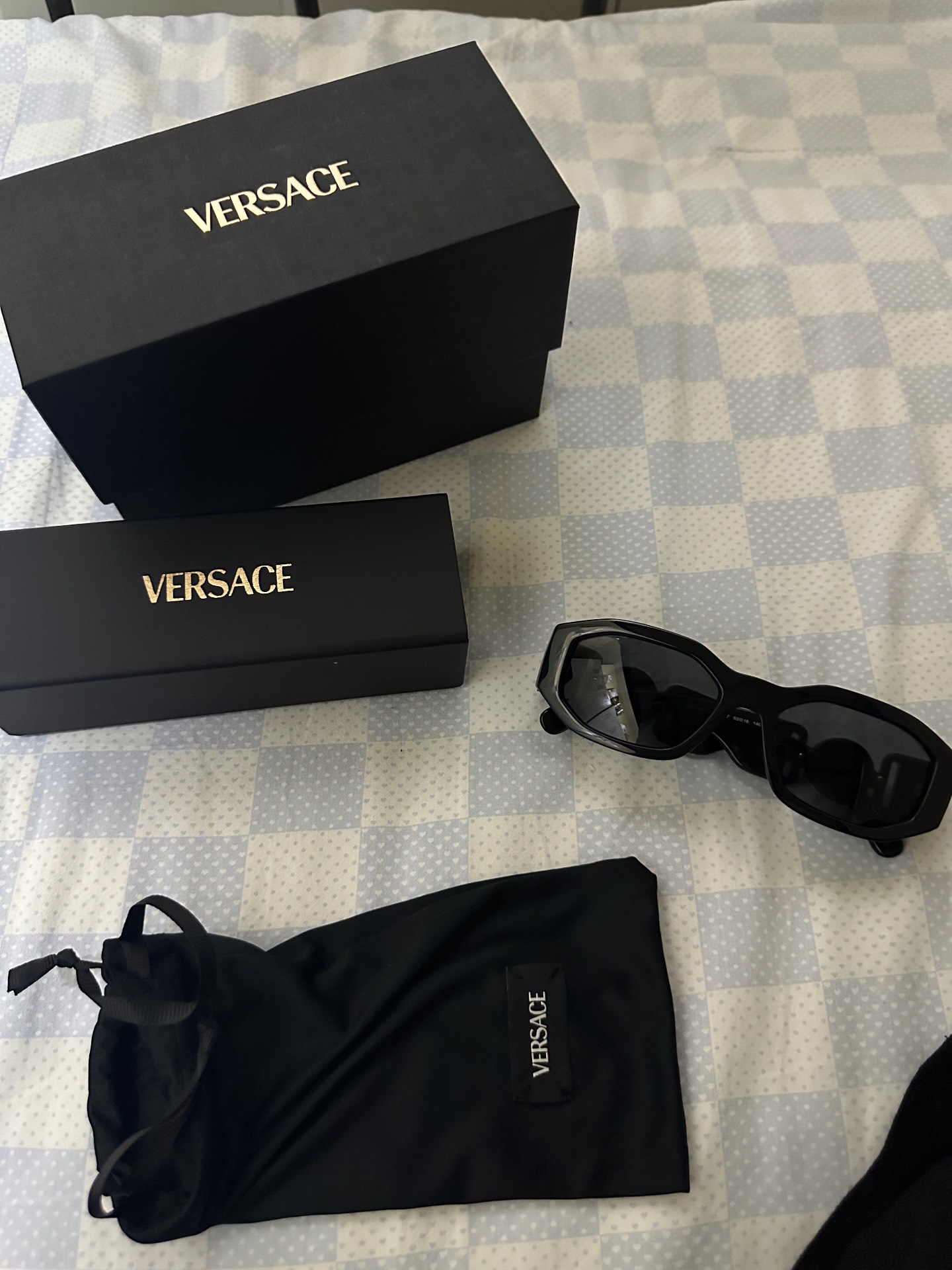 custom review-VERSACE Нерегулярная форма Солнцезащитные очки Унисекс Черный