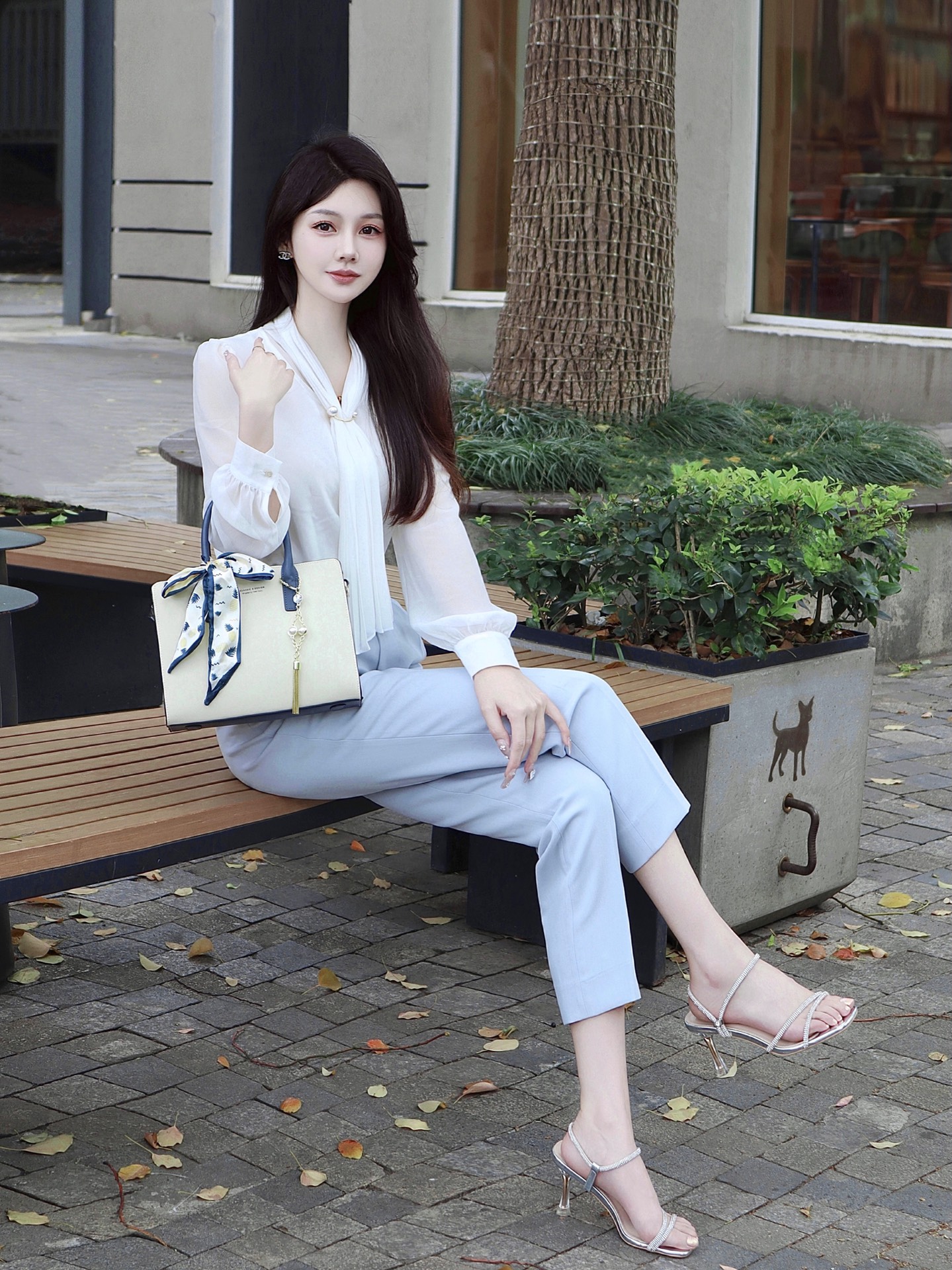 金秘书穿搭 海盐冰茶干净又温柔