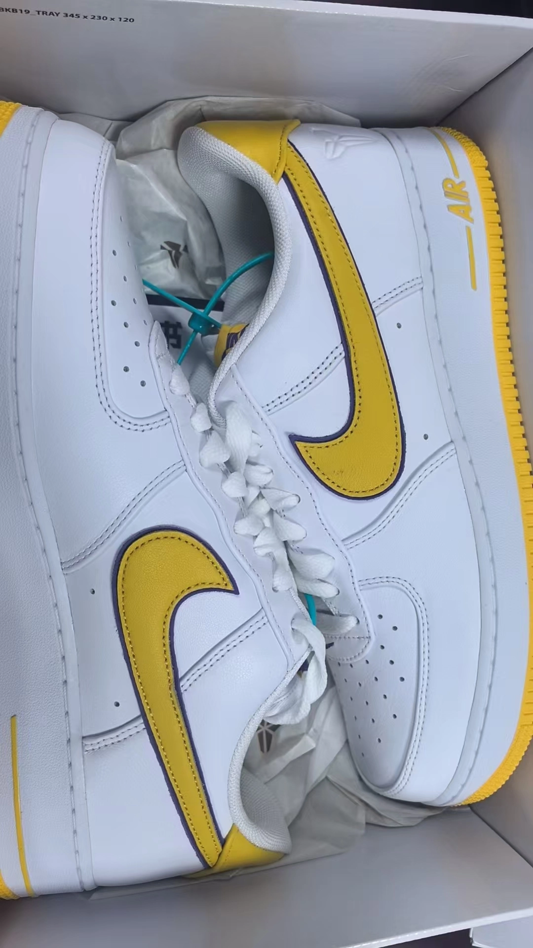 custom review-Kobe Bryant X Nike Air Force 1 Retro QS