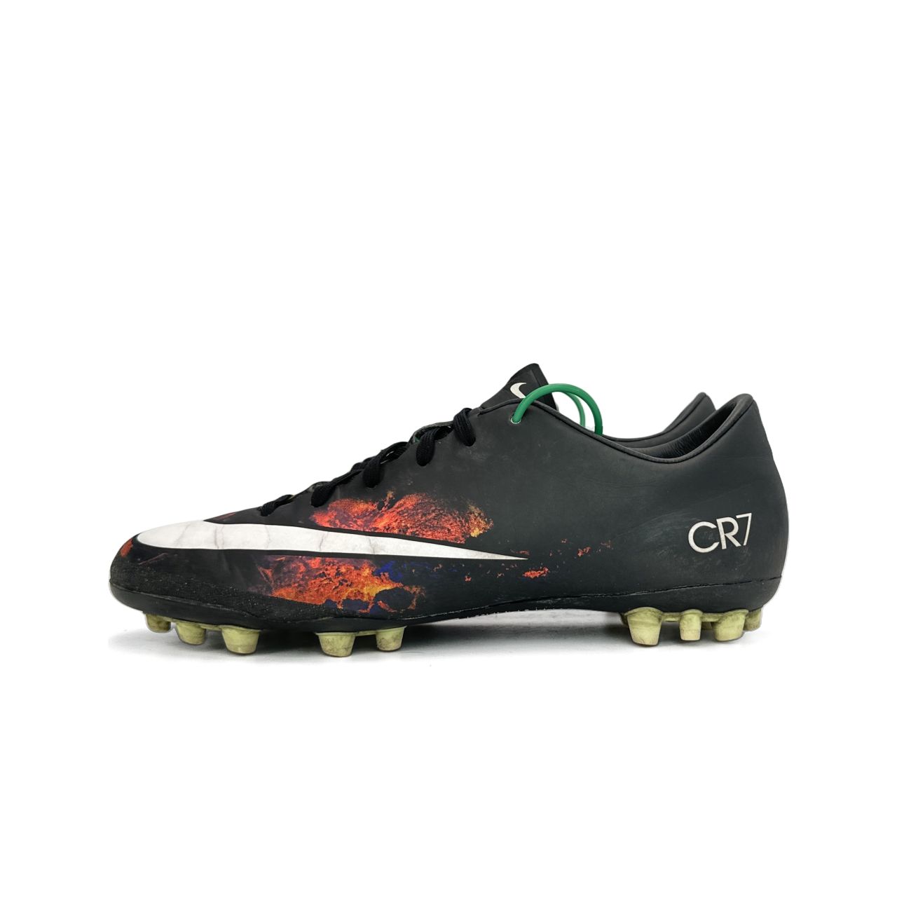 cr7足球鞋