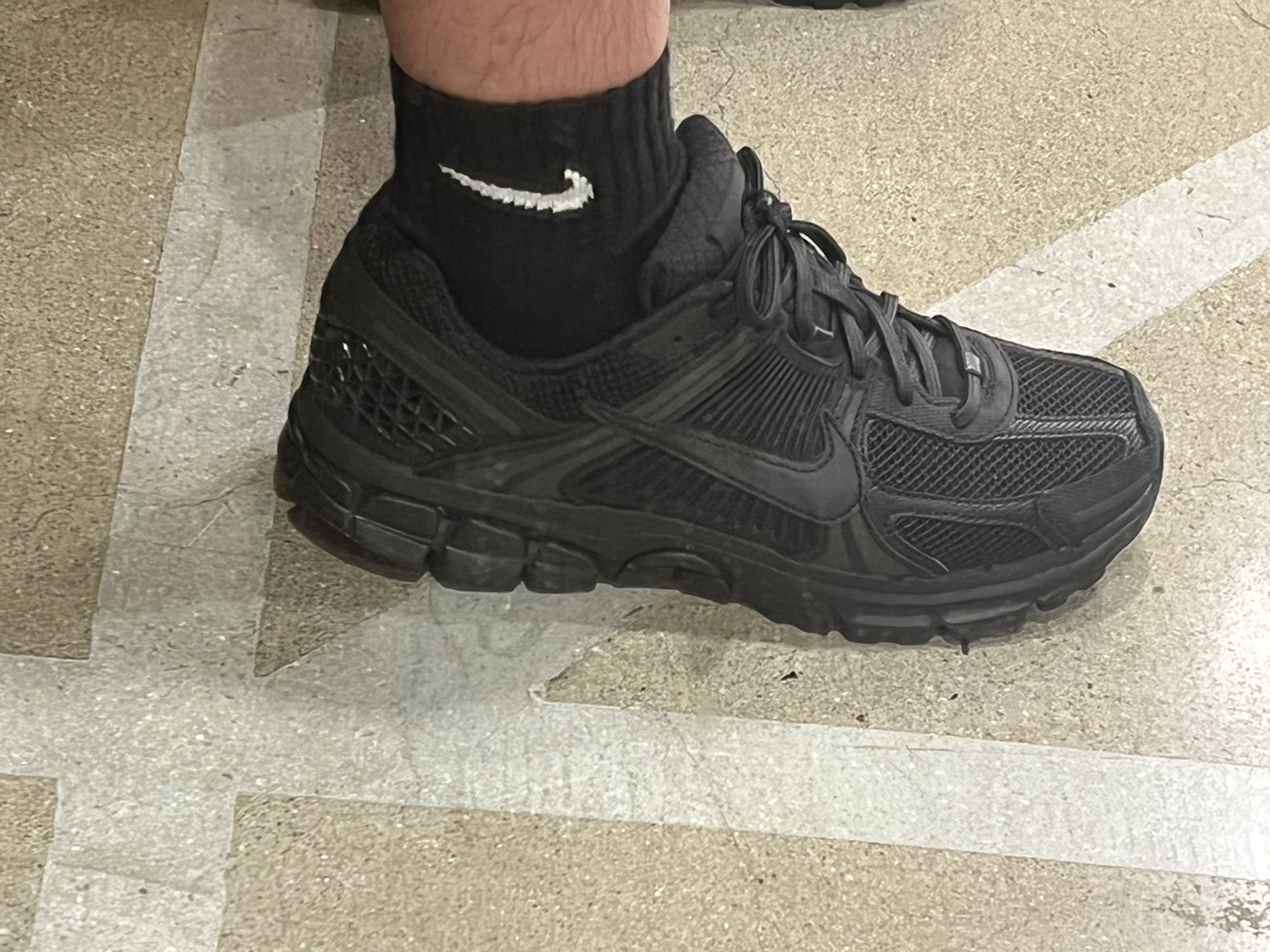 custom review-Nike Zoom Vomero 5 Triple Black