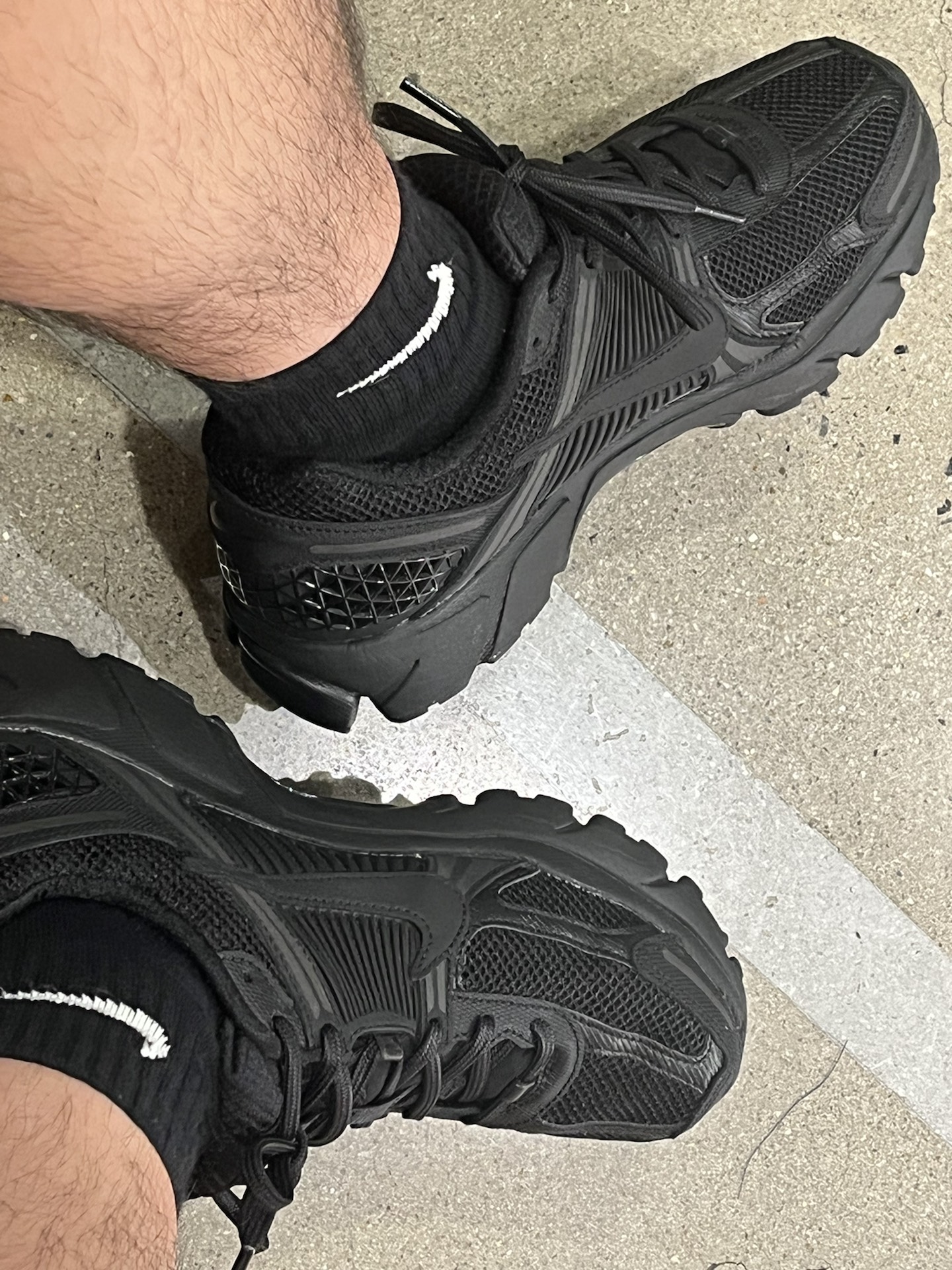 custom review-Nike Zoom Vomero 5 Triple Black