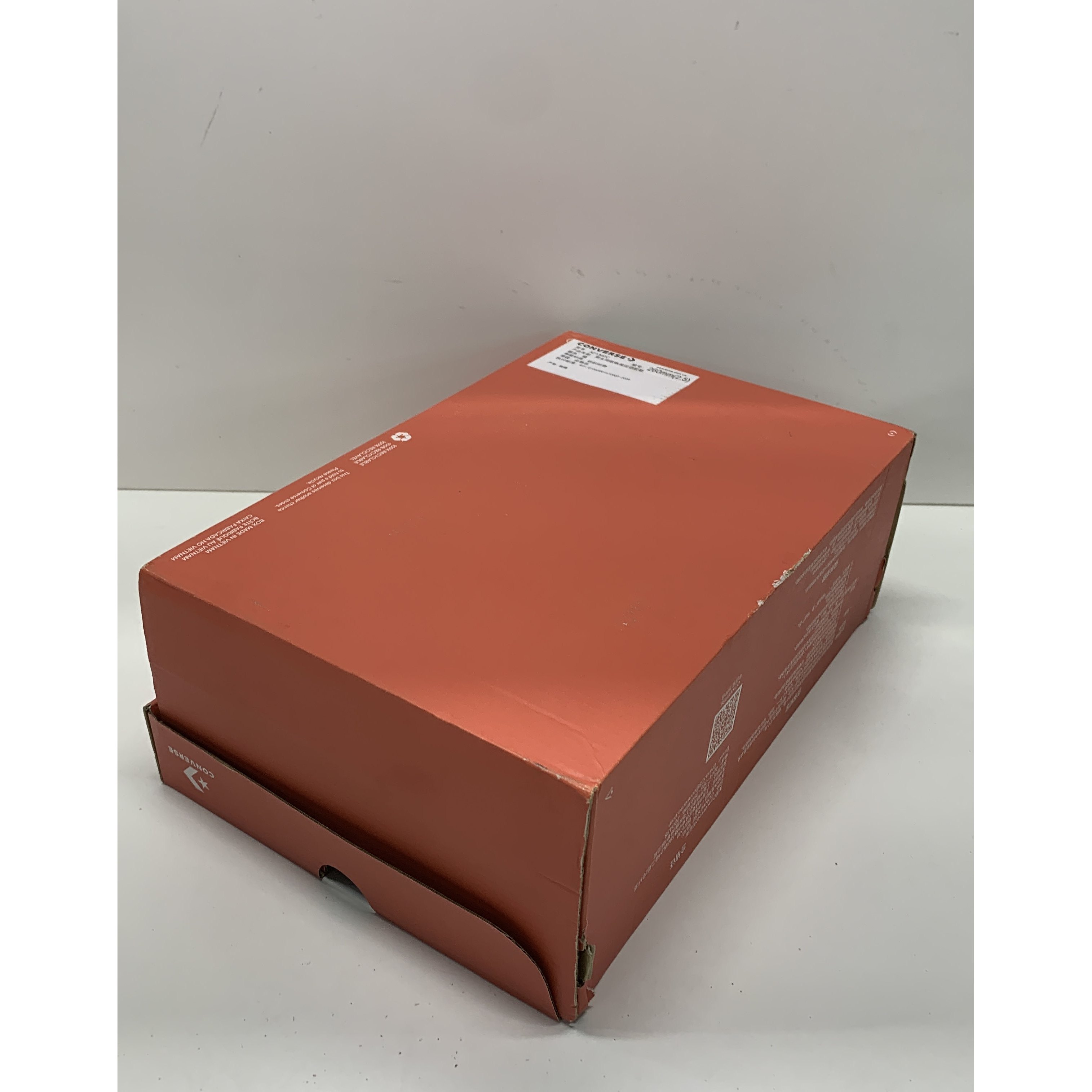 全新无暇,鞋盒被快递员损坏