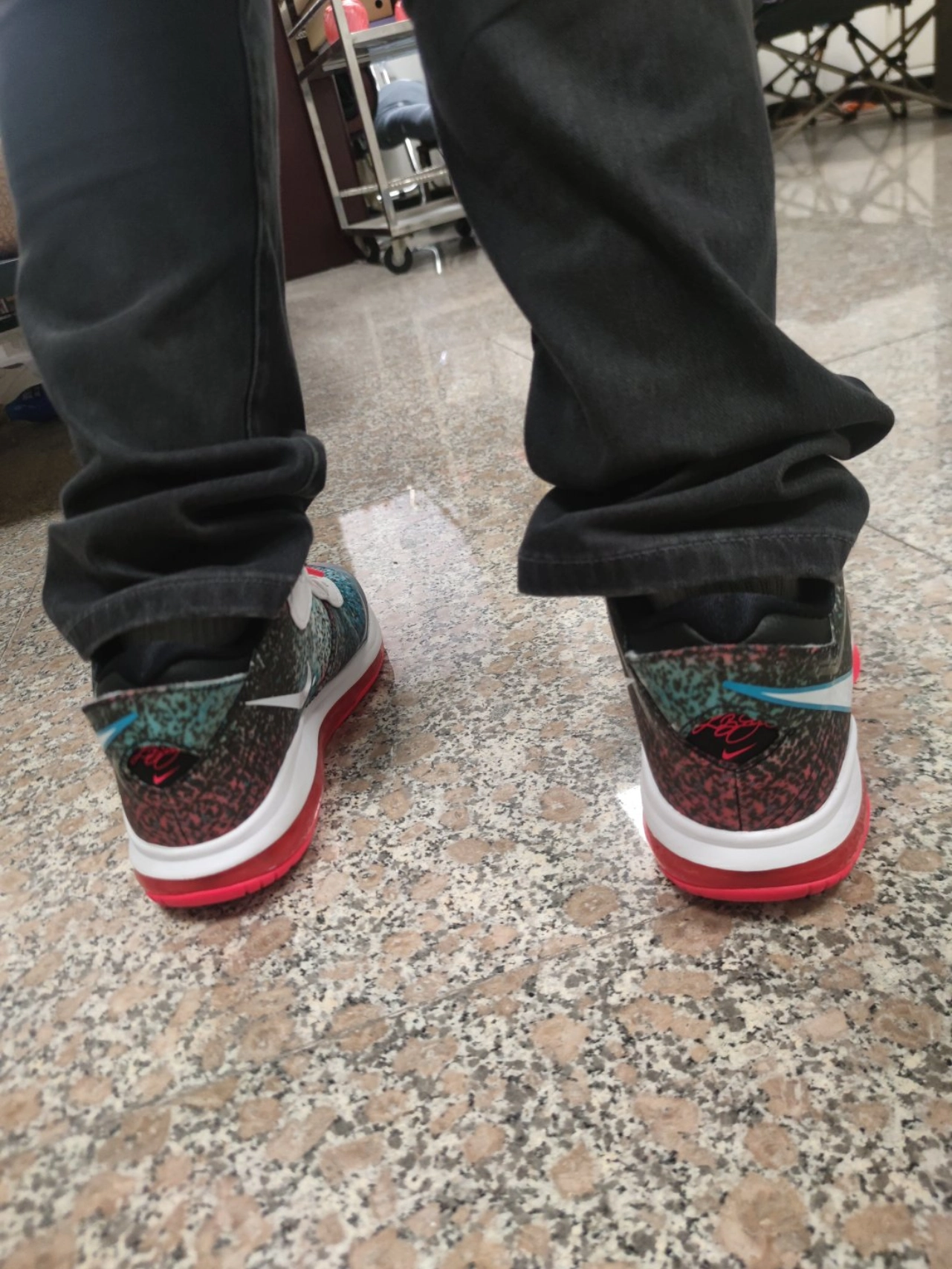 custom review-Nike Lebron 8 V/2 Low 'Майами Найтс' Низкий Топ Винтажные Баскетбольные Кроссовки Мужские Синий Розовый Выпуск 2021