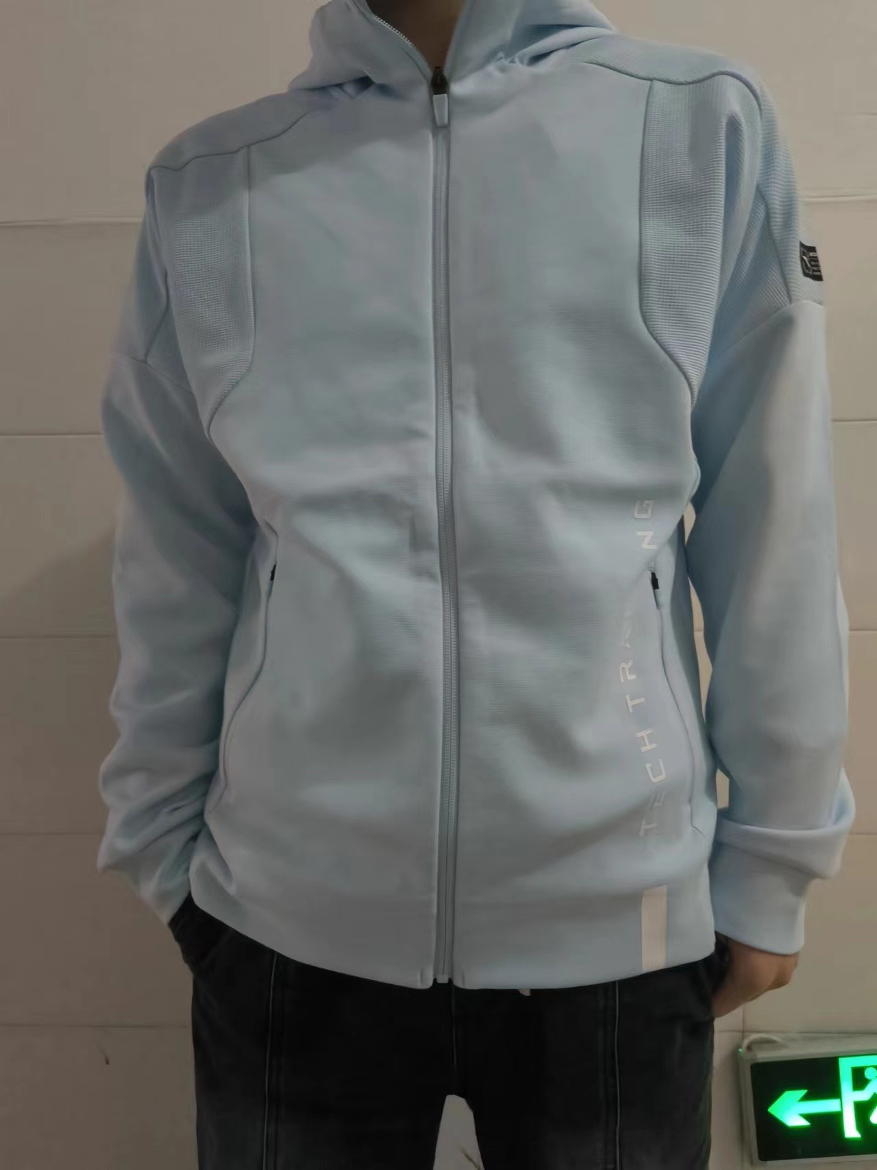 安踏综训系列卫衣