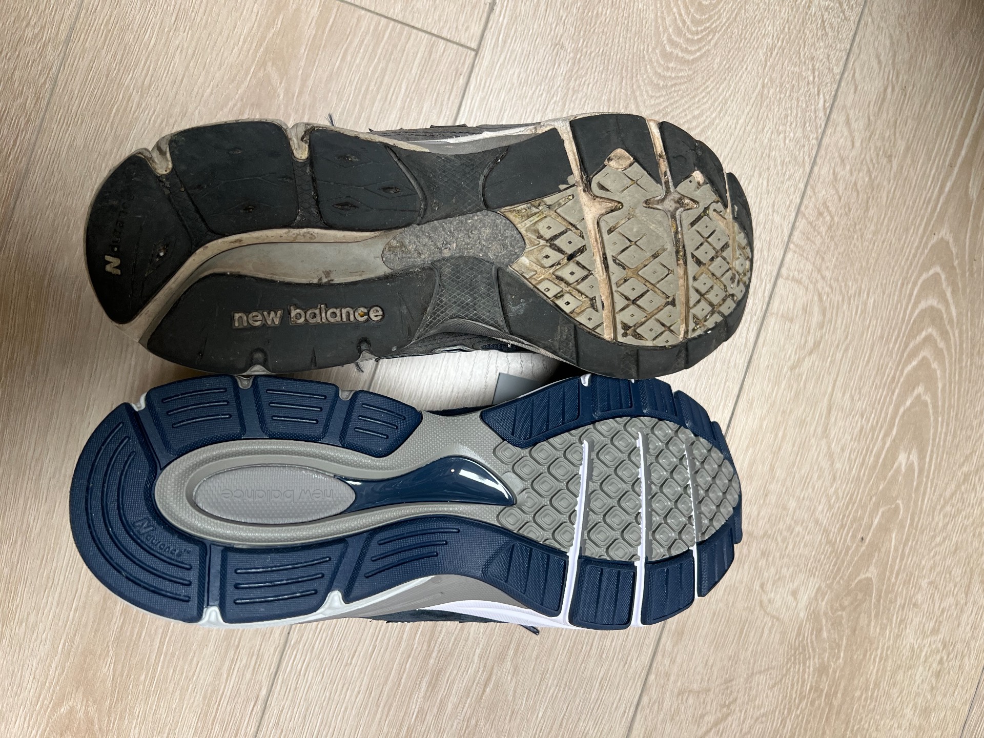 custom review-New Balance NB 990 V4 Устойчивый к истиранию Низкий Топ Повседневная Городская Коммутация Беговые кроссовки Мужские Морской Синий