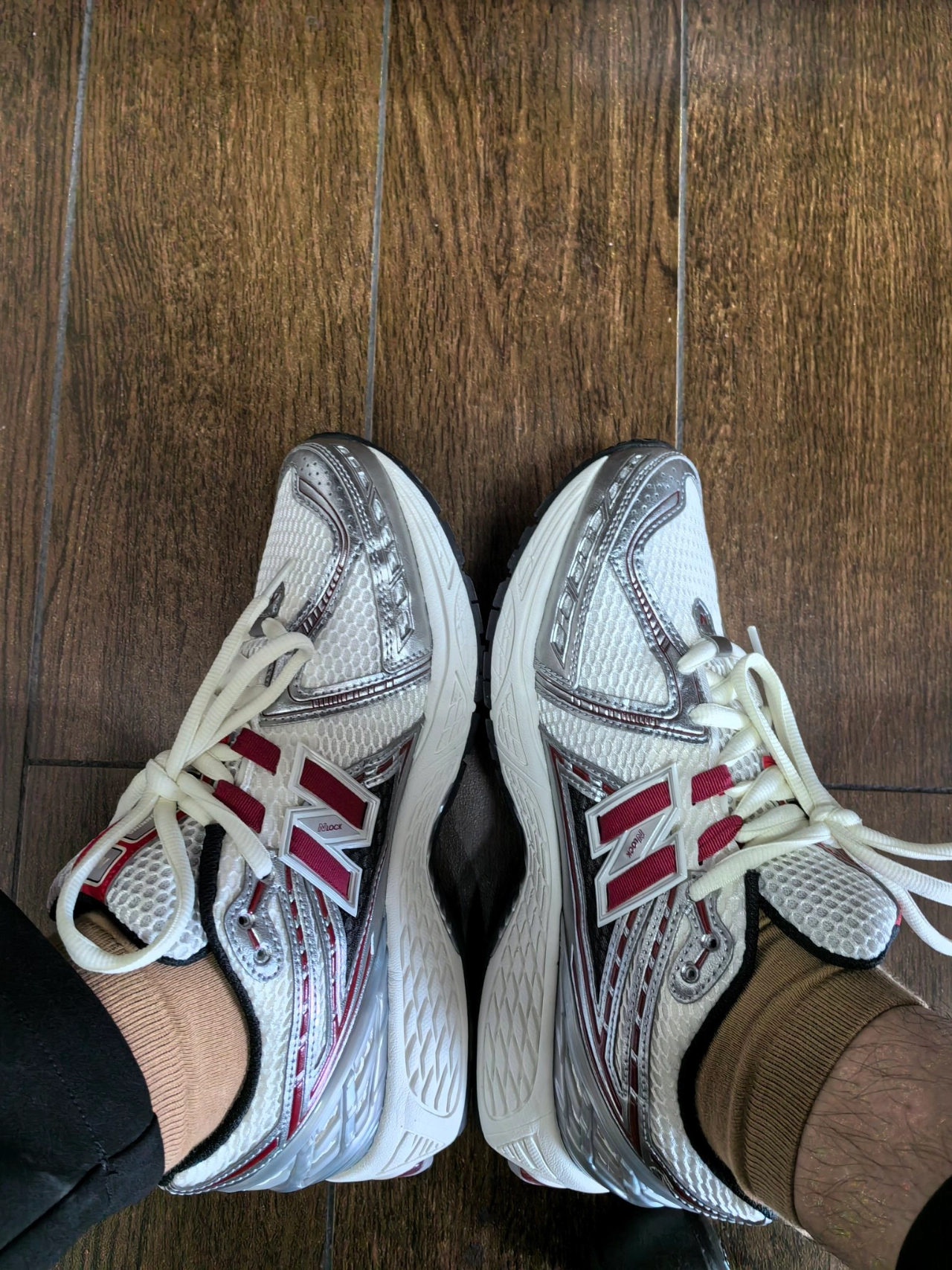 custom review-New Balance 1906R Silver Classic Crimson