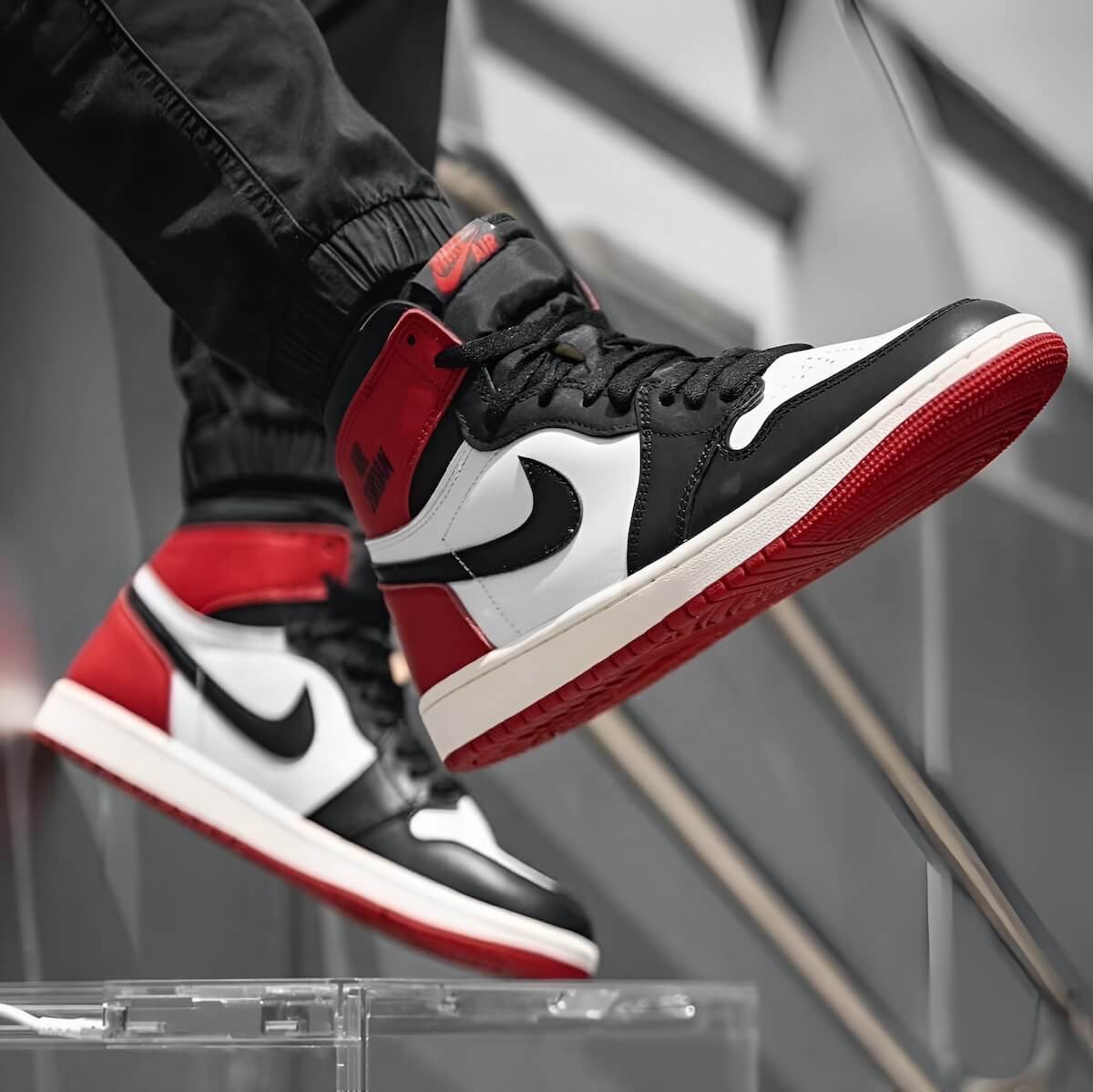 JORDAN 1 Retro High Og Black Toe Reimagined - POIZON