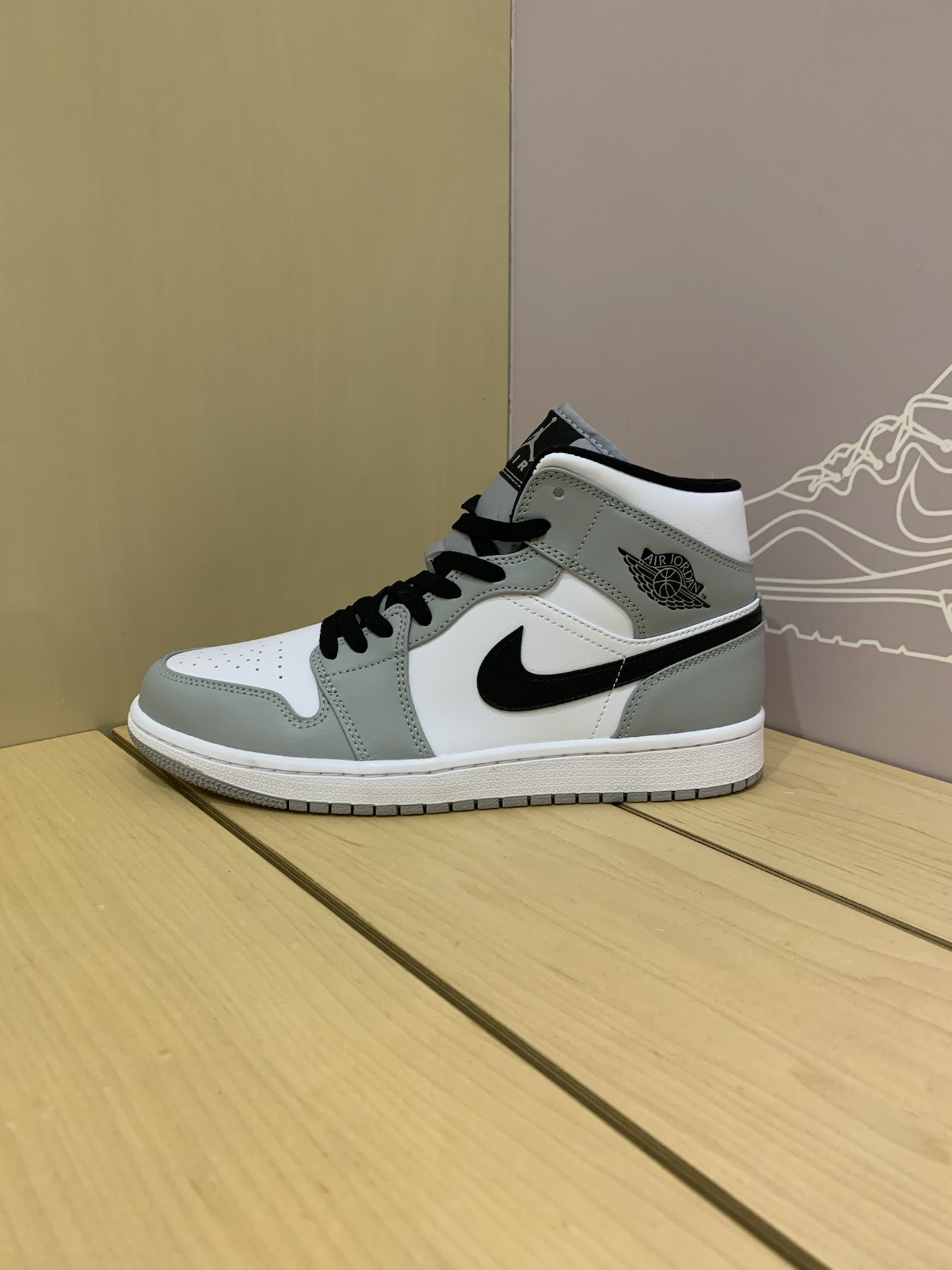 aj1中帮白灰 #跑迎新春 #送ta新年第一份礼物 #新学期装备从过年就