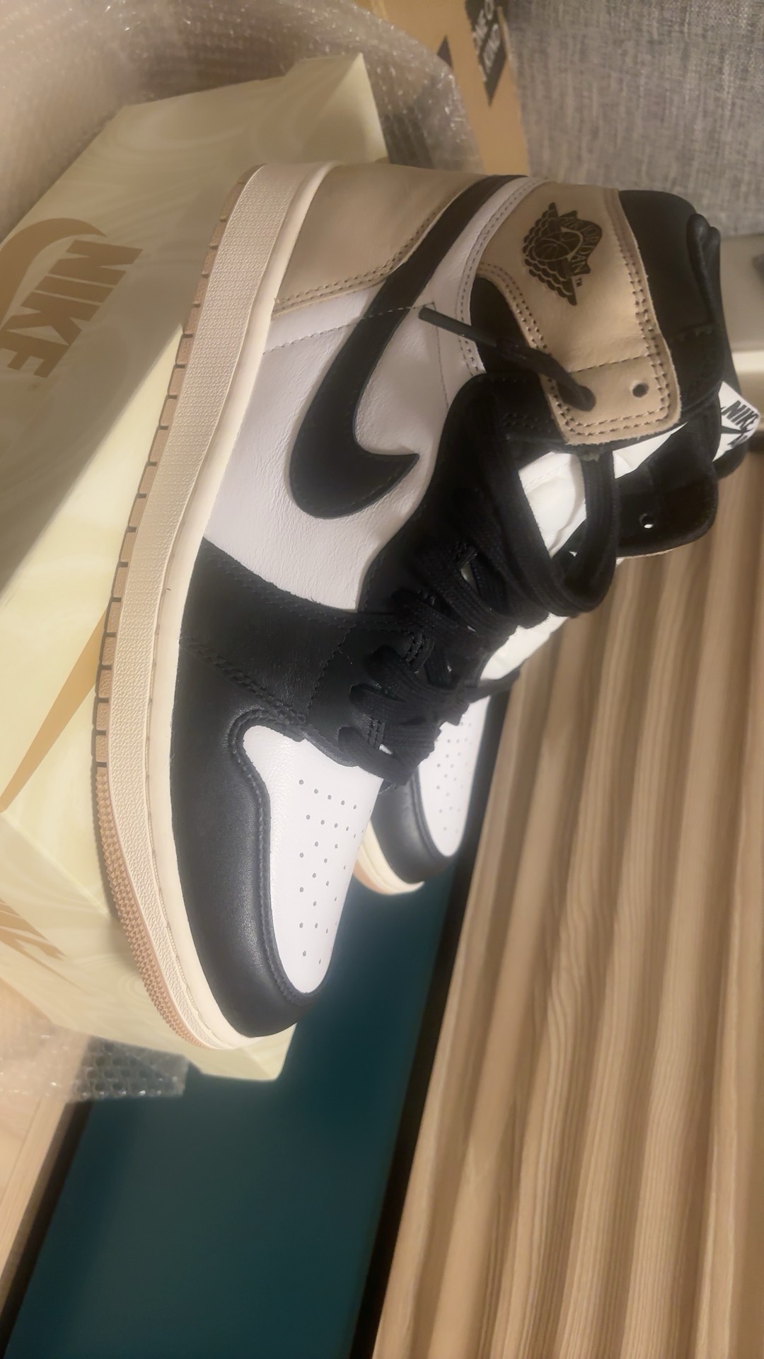 custom review-Air Jordan 1 High OG WMNS 'Latte'