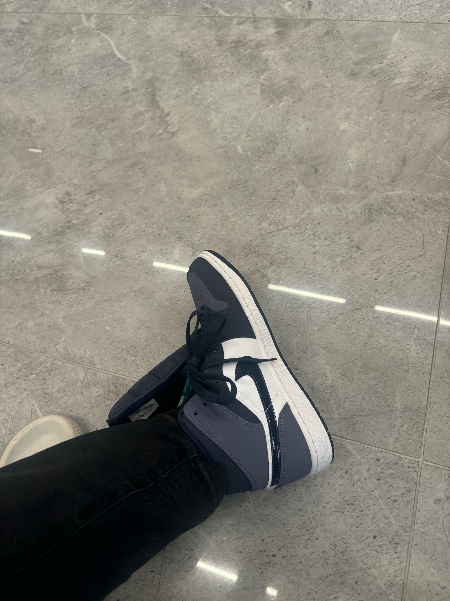custom review-Jordan 1 Mid 'Obsidian Sanded Purple'