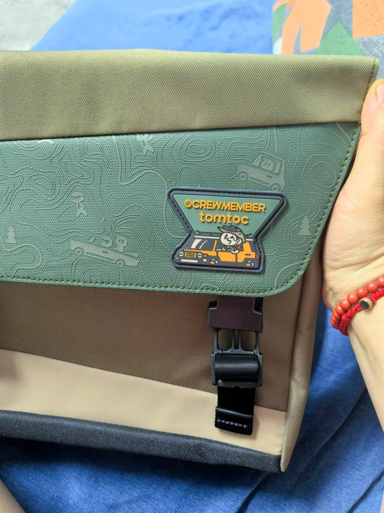 custom review-Tomtoc Сумка через плечо для курьера из полиэстера средняя унисекс цвет обсидиановый черный