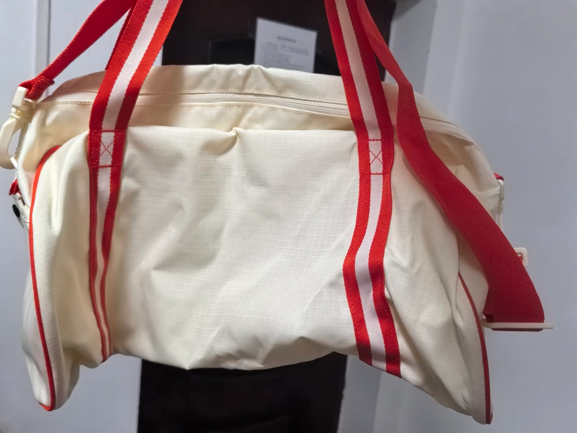 custom review-NIKE Спортивные сумки Кокосовое молоко & Passionate Красный & Черный Унисекс