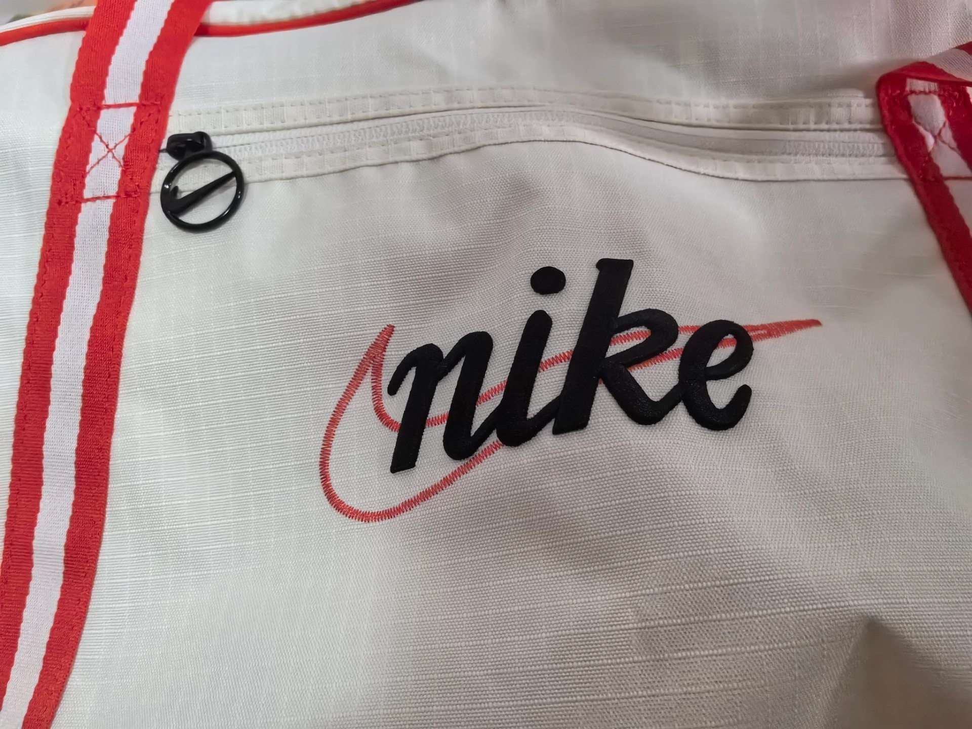 custom review-NIKE Спортивные сумки Кокосовое молоко & Passionate Красный & Черный Унисекс