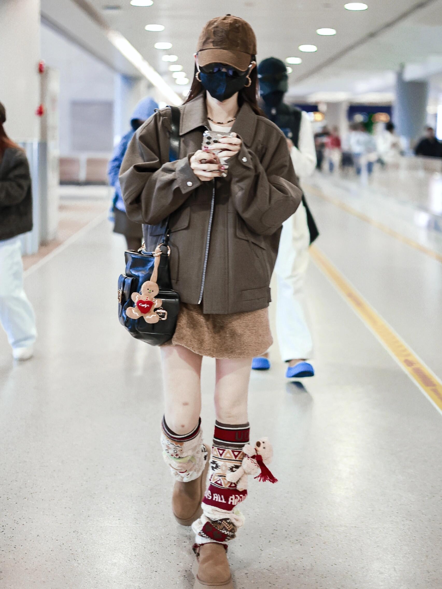 明星穿搭:李一桐的冬日时尚经