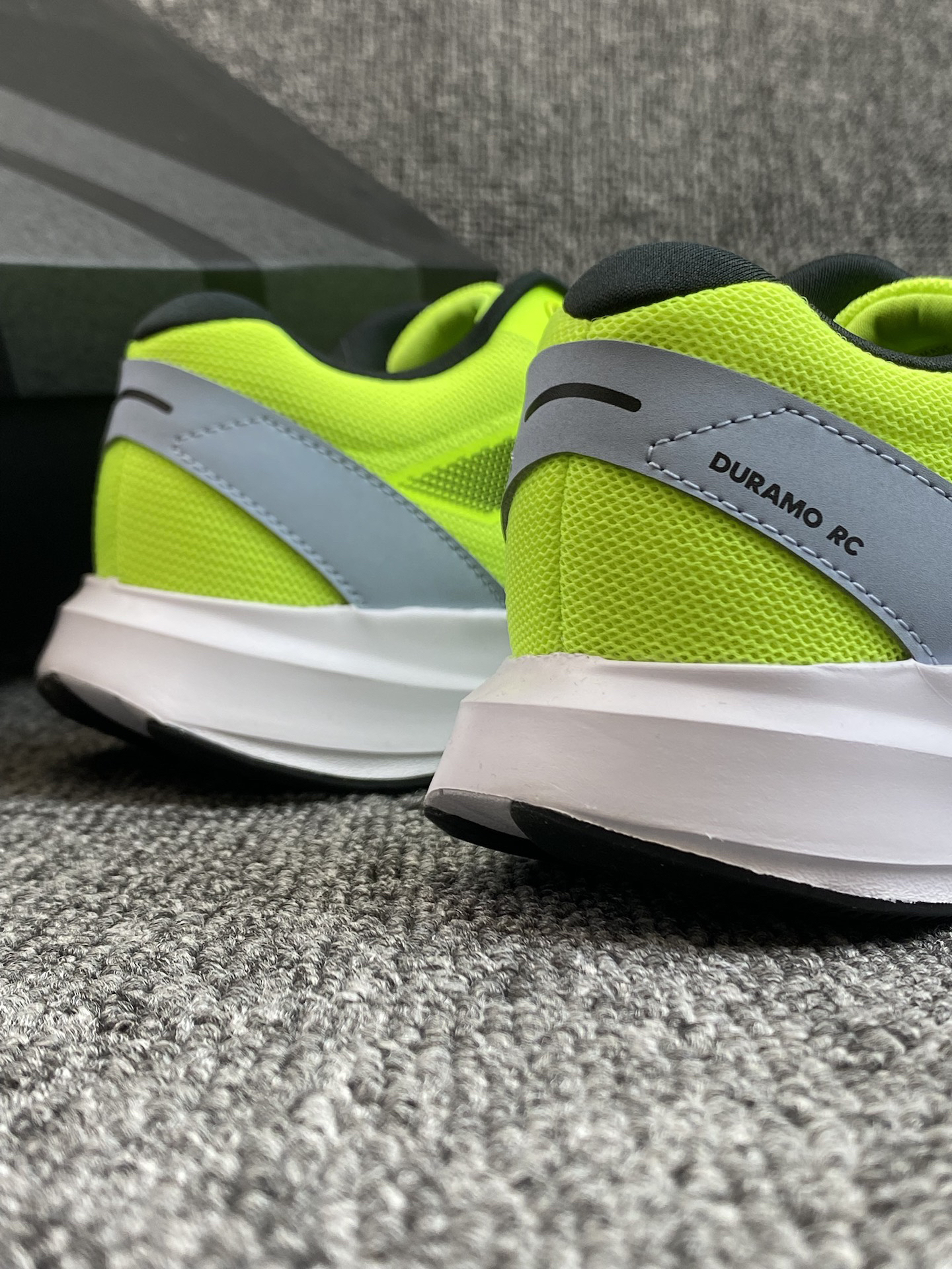 �adidas duramo rc✨今日分享一下阿迪的这双性价比满满的跑鞋